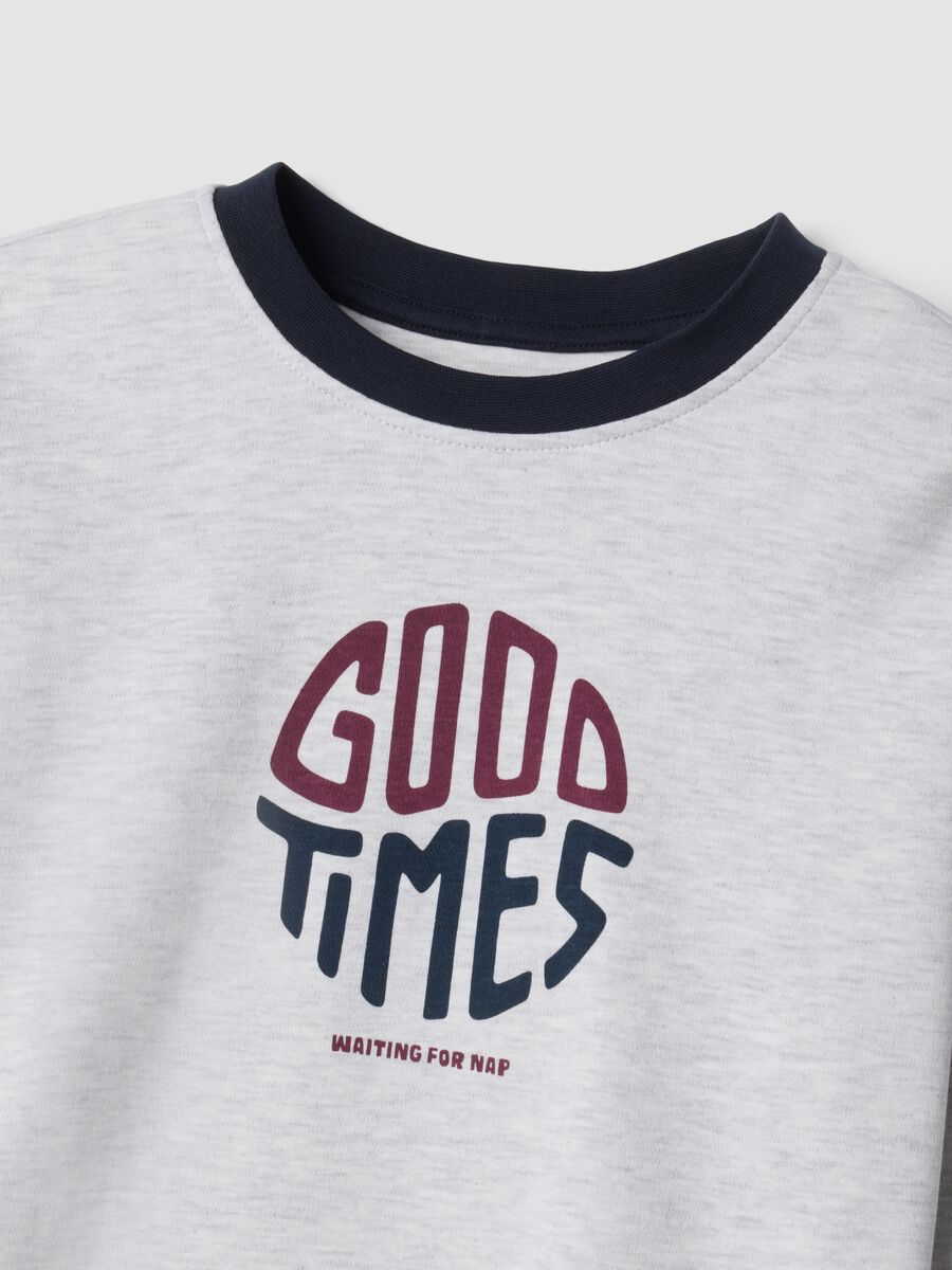 Grey and red crew-neck pyjamas in organic cotton and viscose blend_3