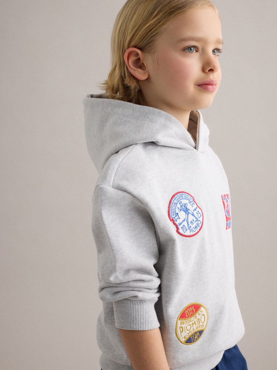 Child's grey regular fit cotton blend sweatshirt with patch_0
