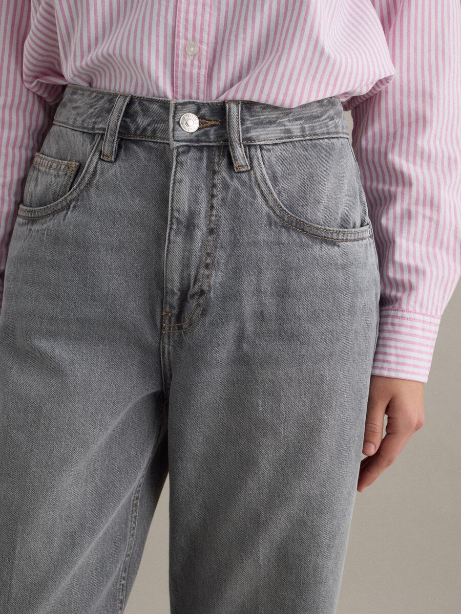 Straight Grey Cotton Jeans_3