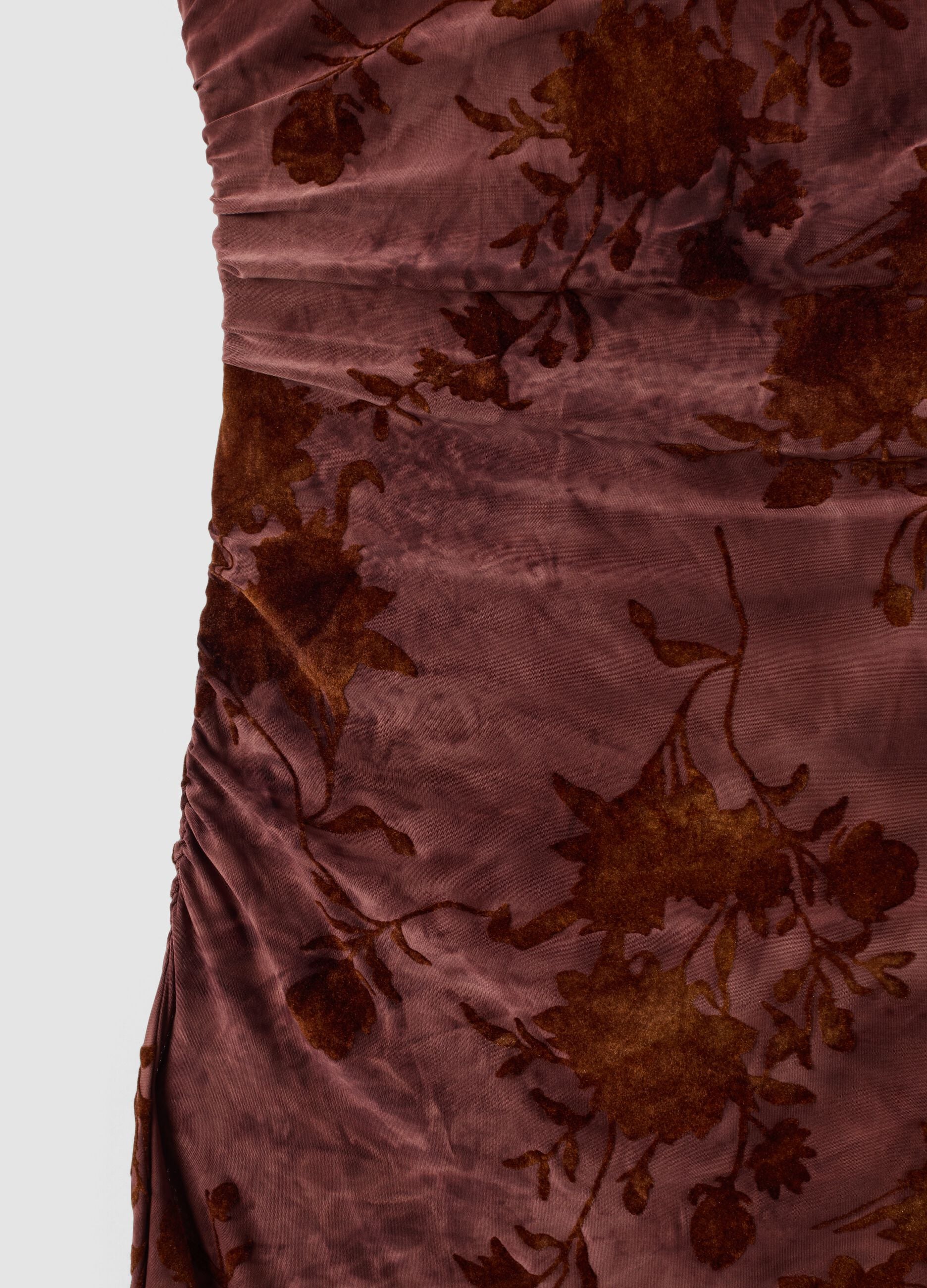 Abito fitted lungo rosso in tessuto elasticizzato a fiori