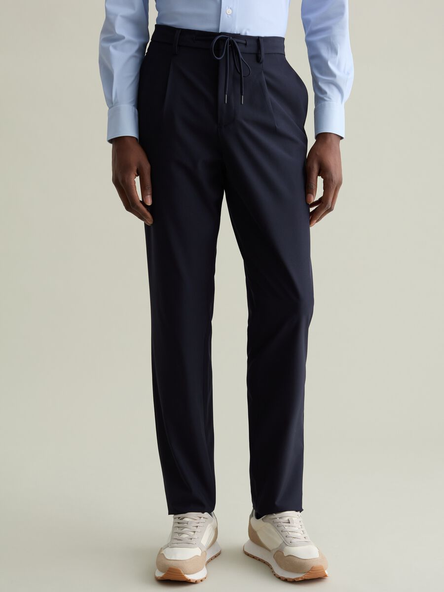 Chino jogger trousers in technical fabric_1