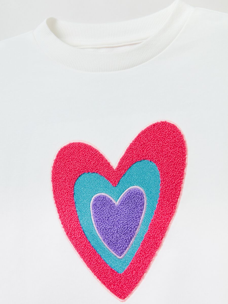 Felpa girocollo con patch cuore boucle_2