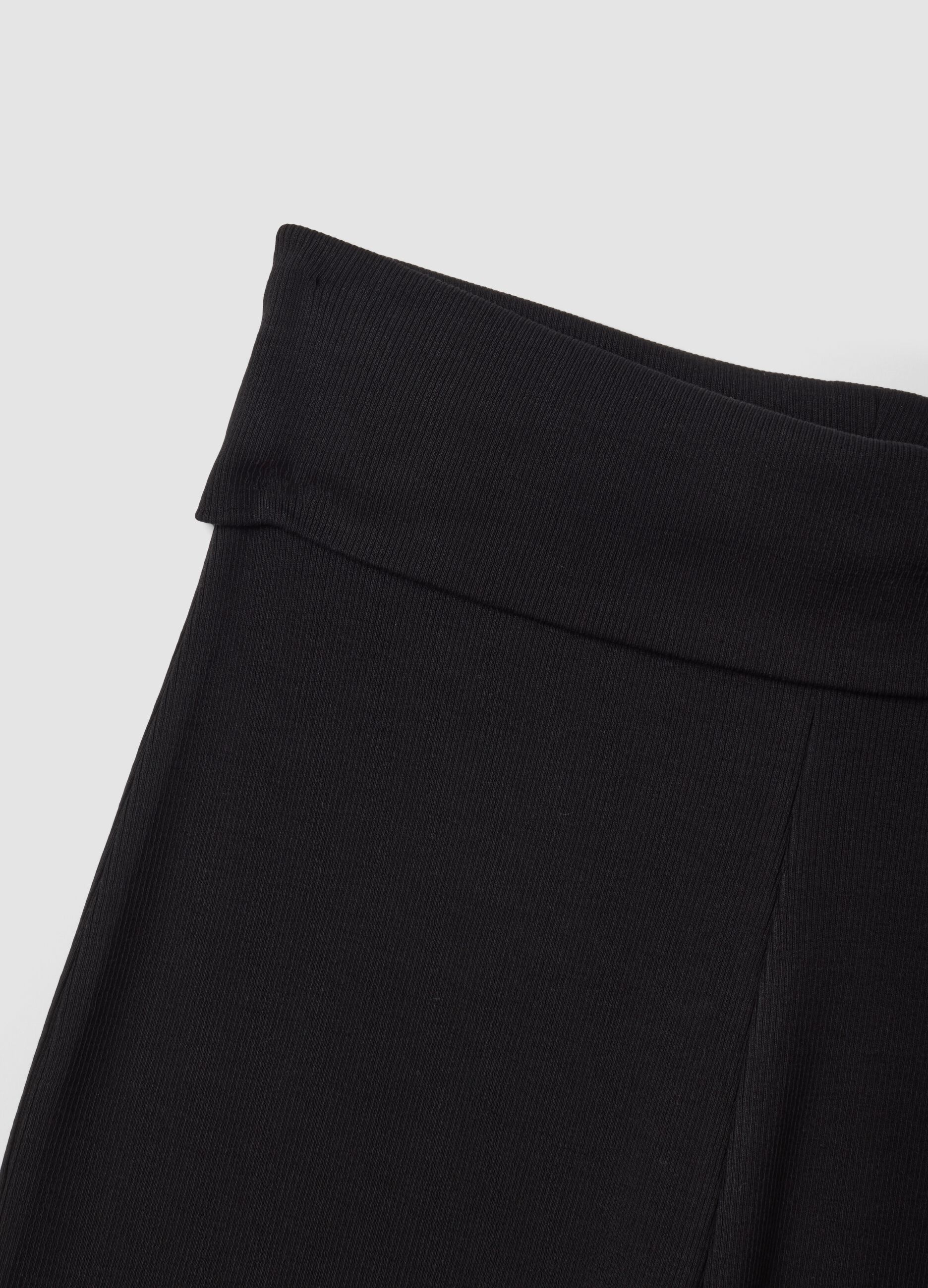 Leggings neri flare fit in puro cotone a costine