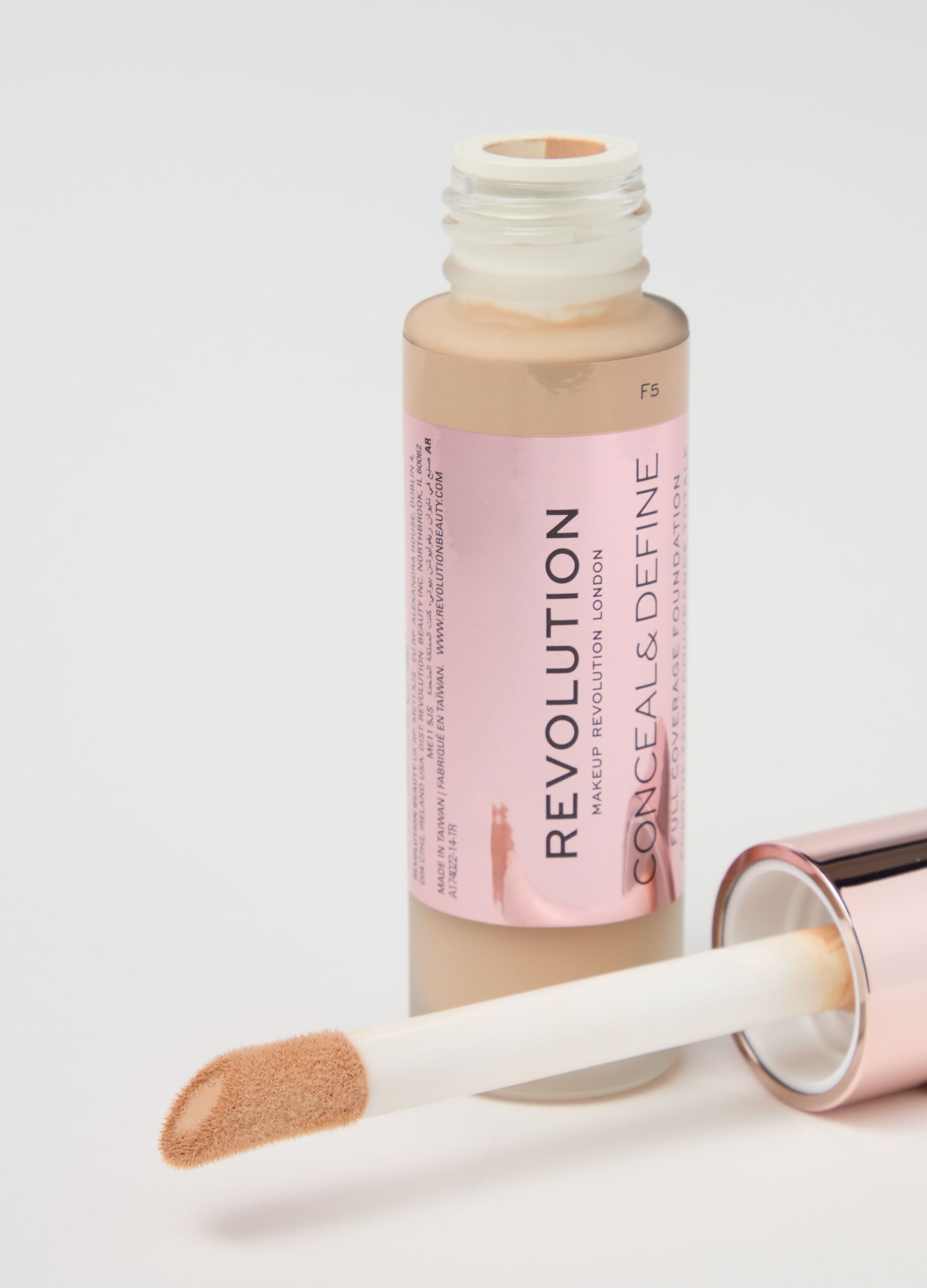 Conceal & Define fondotinta F5