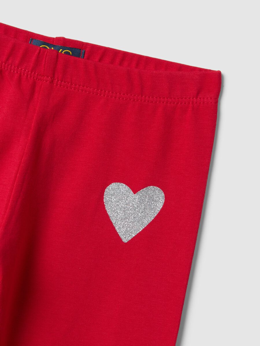 Leggings in cotone elasticizzato rosso da bambina slim fit con cuore_2