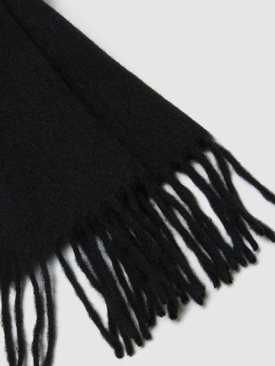 Black wool and cashmere scarf with fringes_1