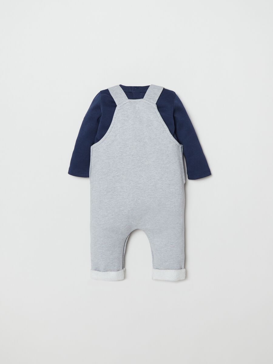 Set t-shirt e salopette con stampa _1