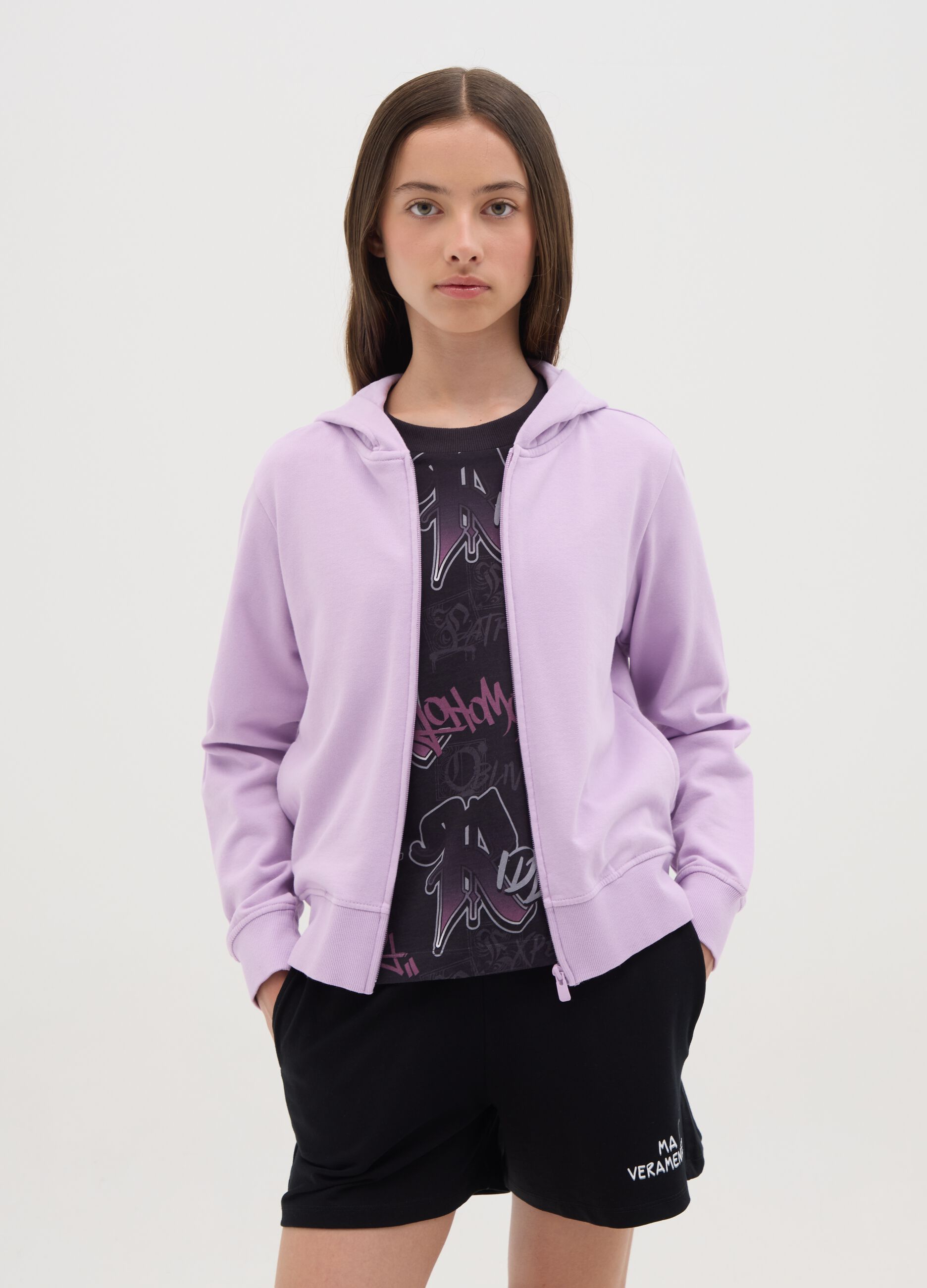 Essential full-zip sweatshirt with hood