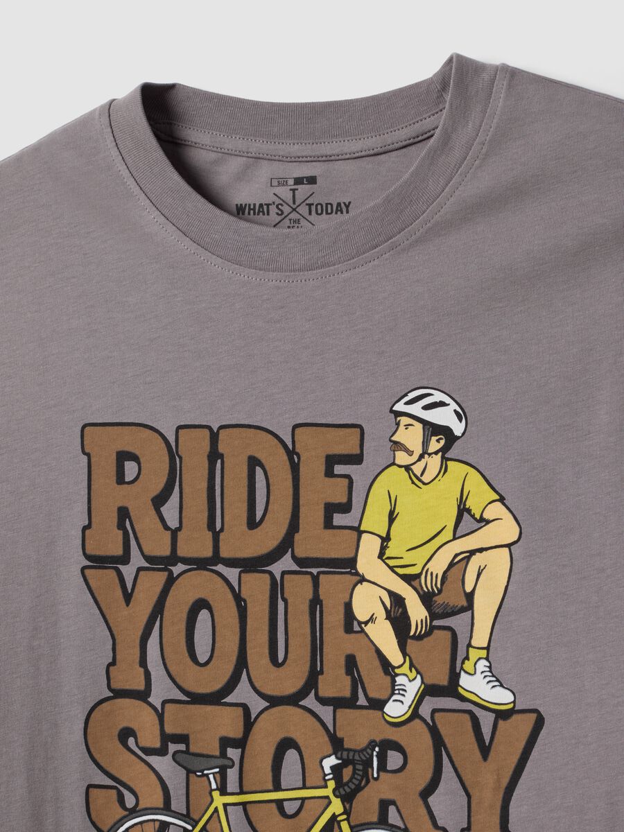 Grey pure cotton T-shirt with front print, regular fit_5