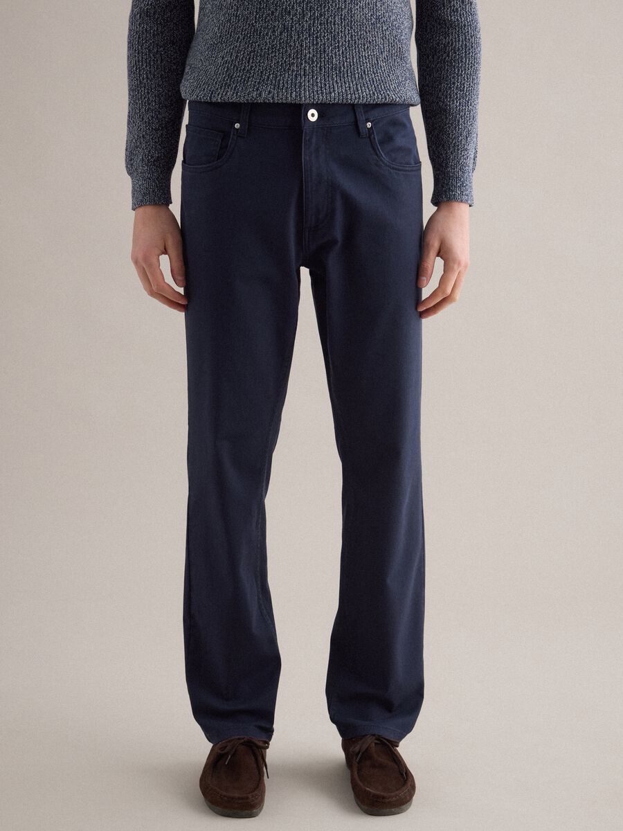 Pantaloni in twill elasticizzato blu regular fit_2