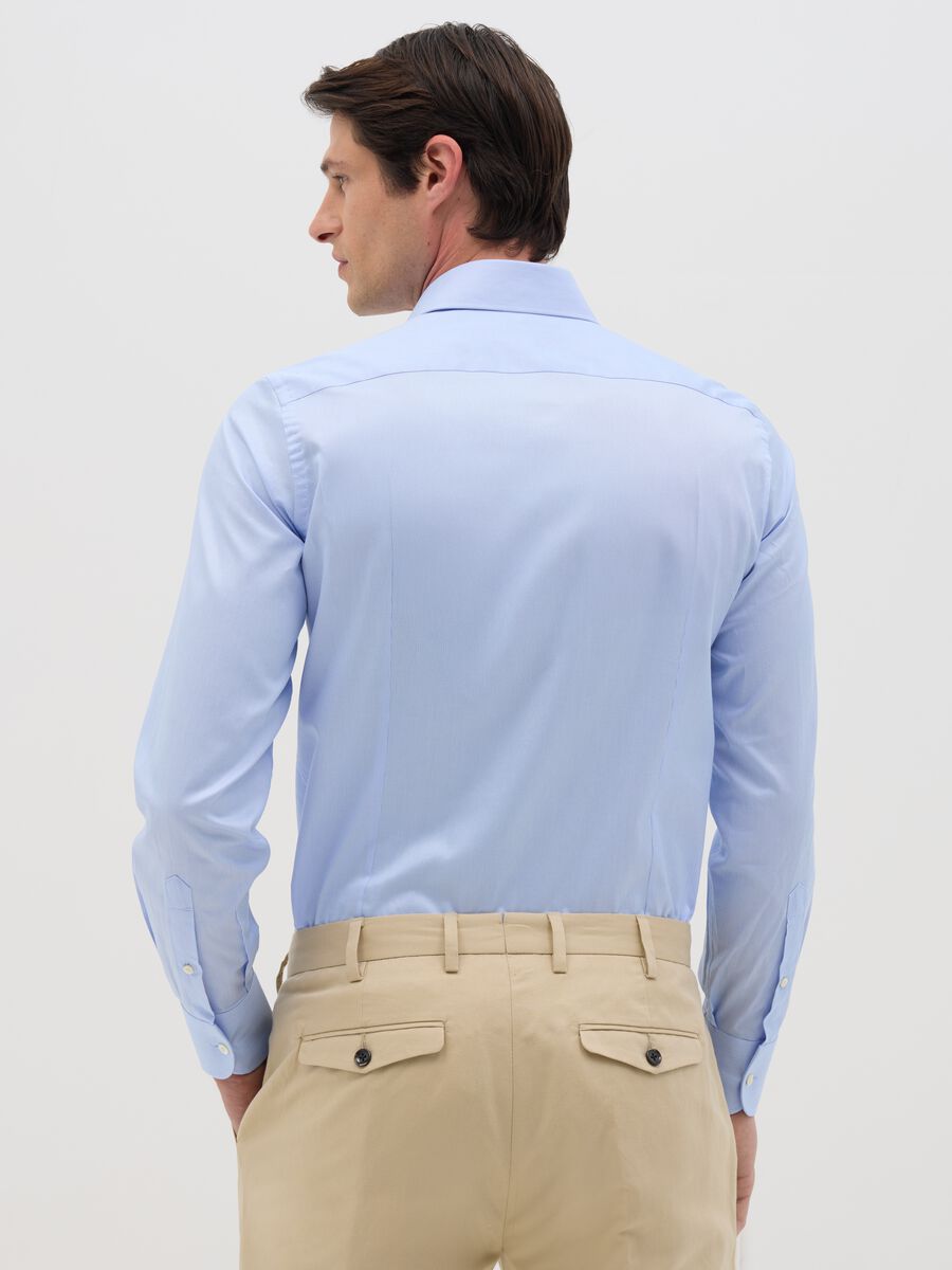 Men’s light blue slim-fit shirt in 100% cotton_3