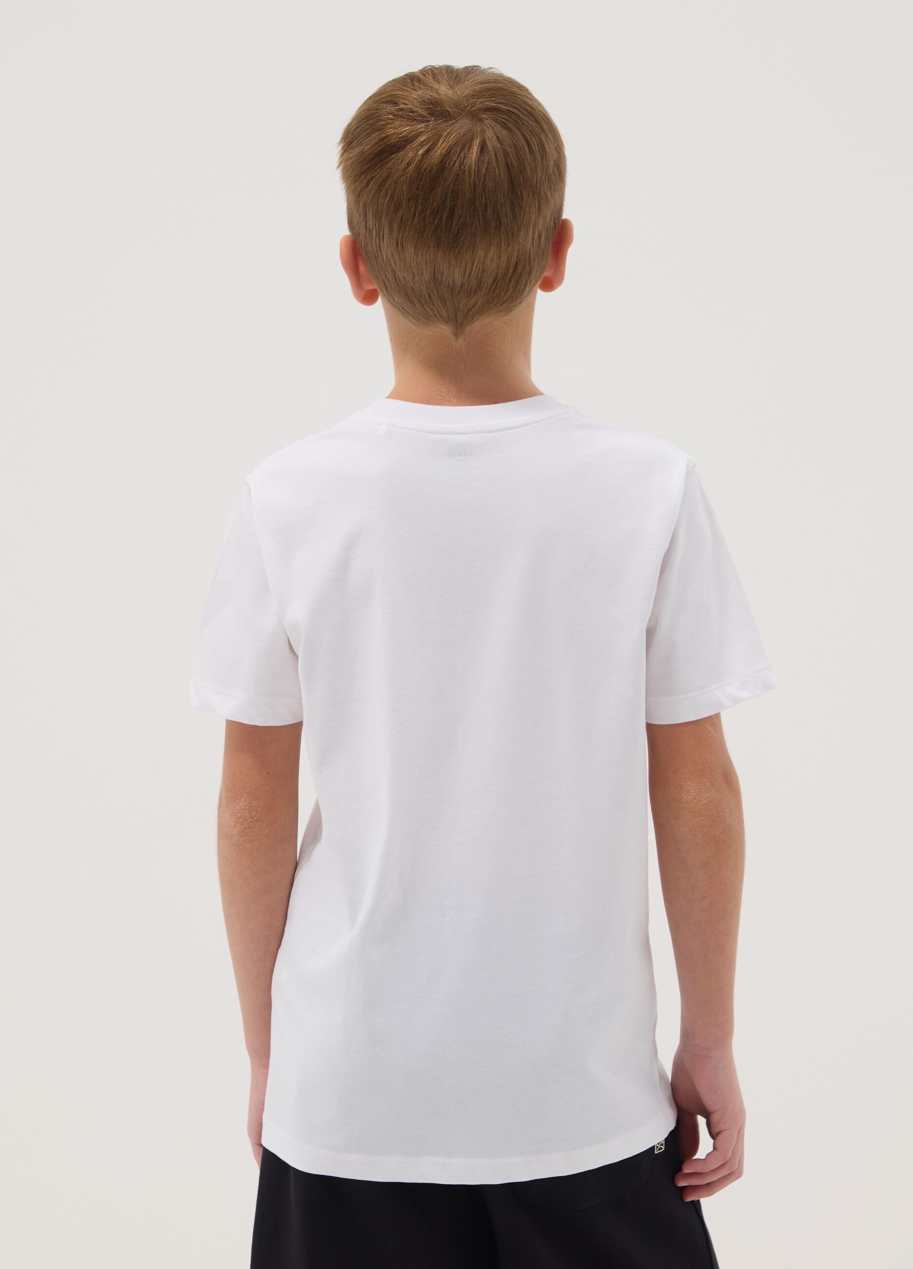 Boy's white pure cotton regular fit T-shirt with print