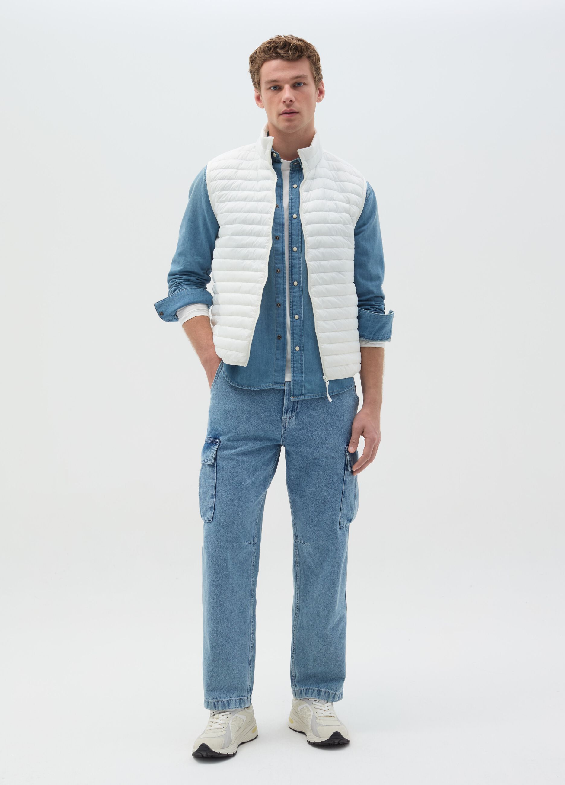 Full-zip ultralight gilet with high neck