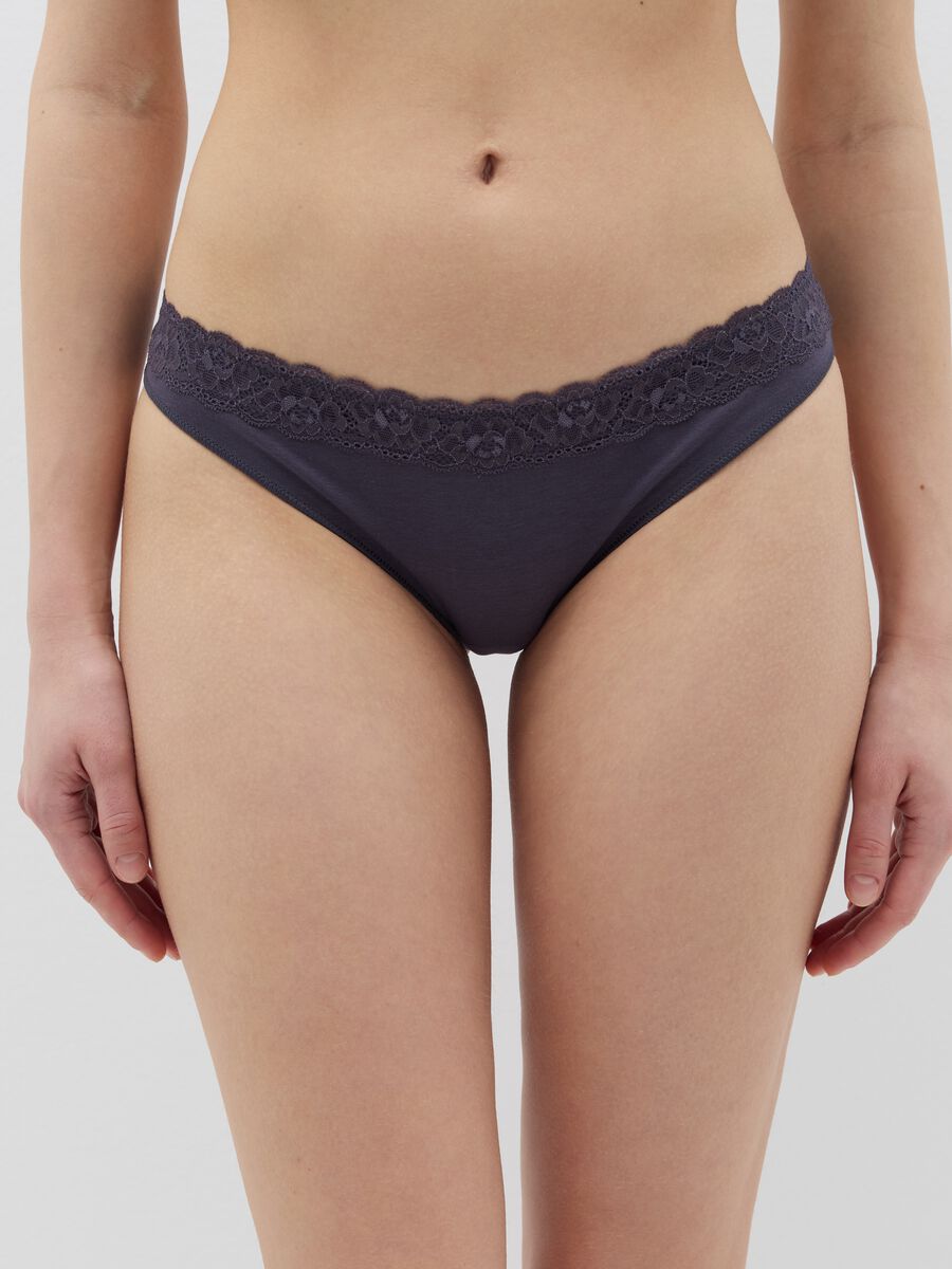 Brazilian-cut briefs with lace trim_1