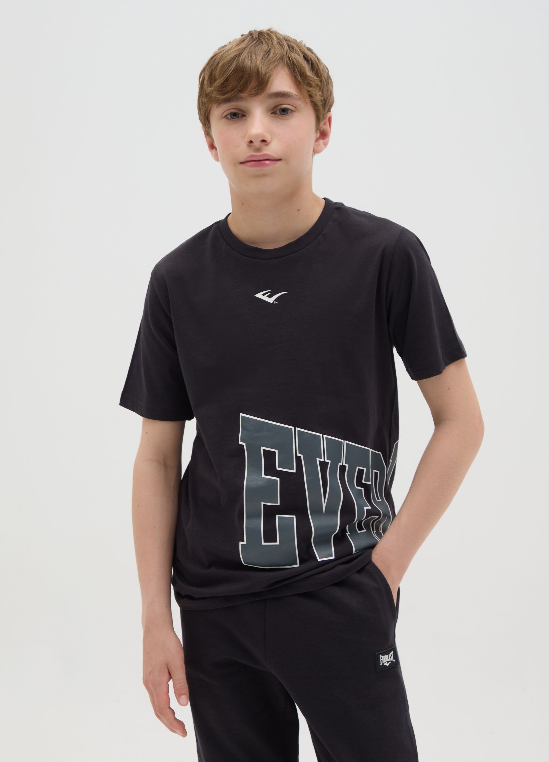 Black T-shirt in cotton with maxi logo print