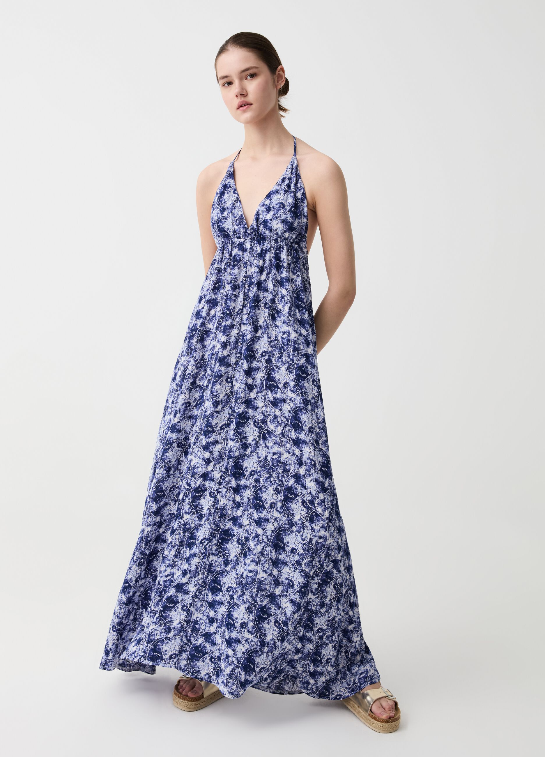 Long dress with laces