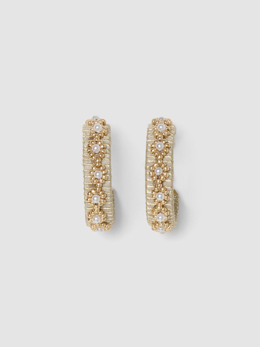Beige beaded earrings_1