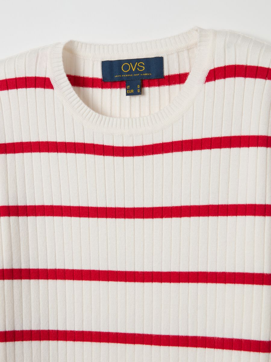 Flat ribbed top with striped pattern_5