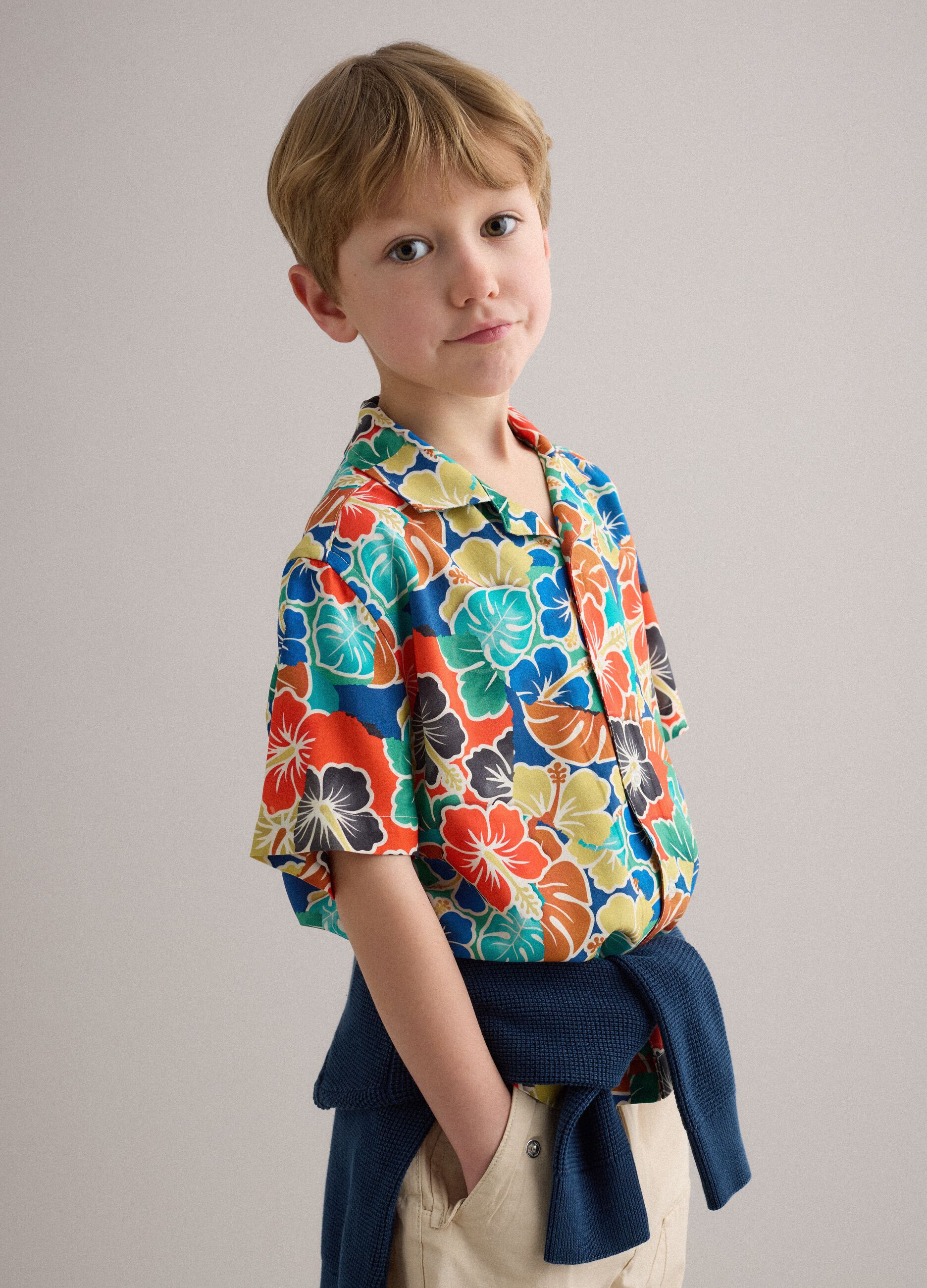 Boys&rsquo; multicolour pure viscose shirt with floral print