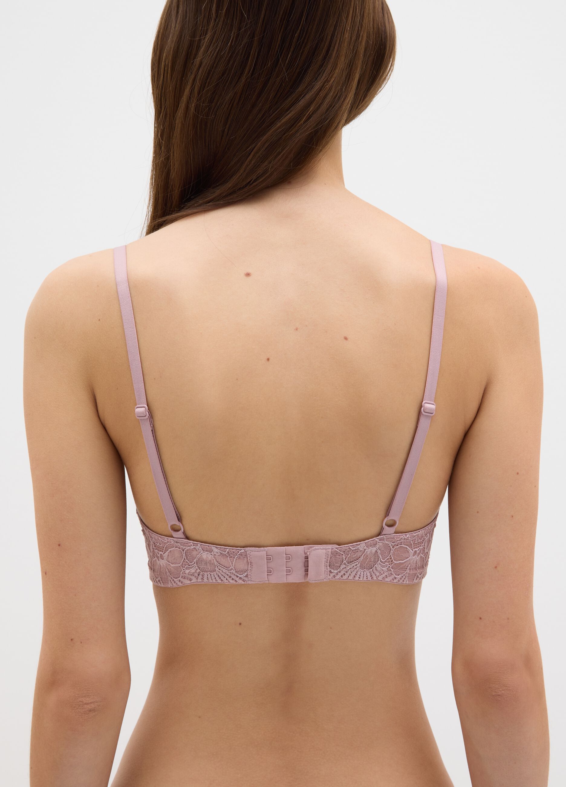 Lisa bra in floral lace with underwiring