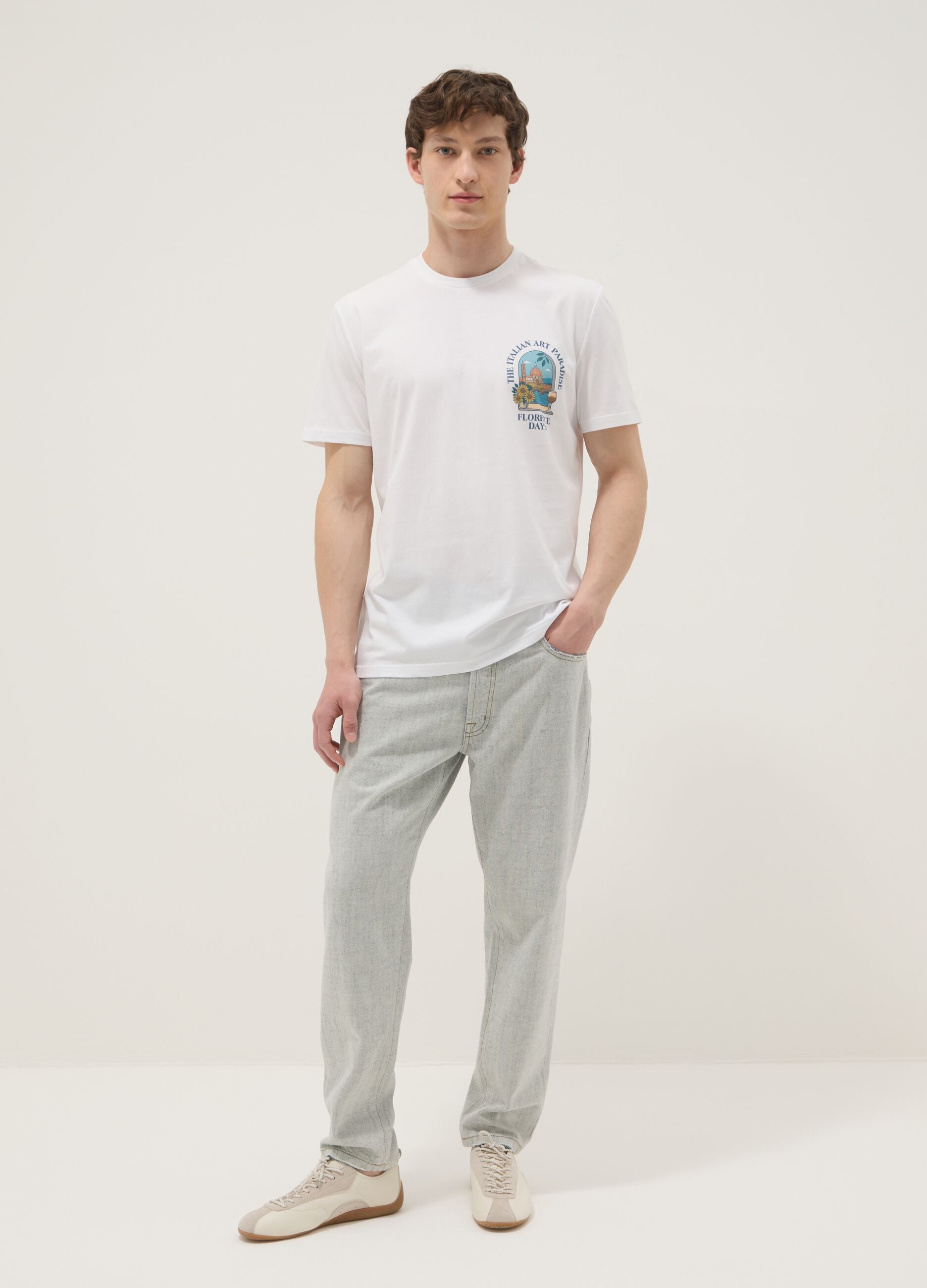 White pure cotton T-shirt with graphic print, regular fit