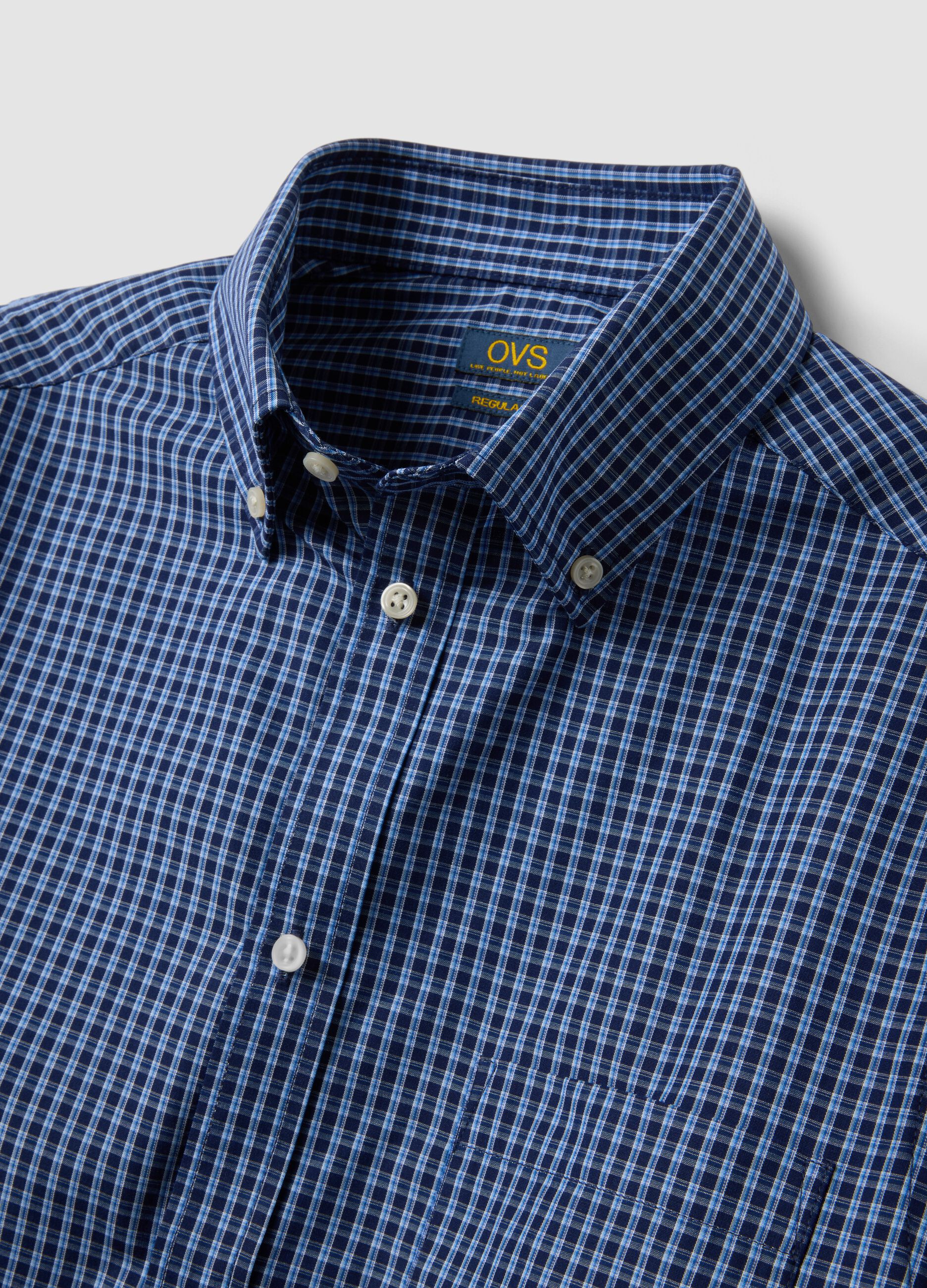 Blue checked short-sleeve shirt