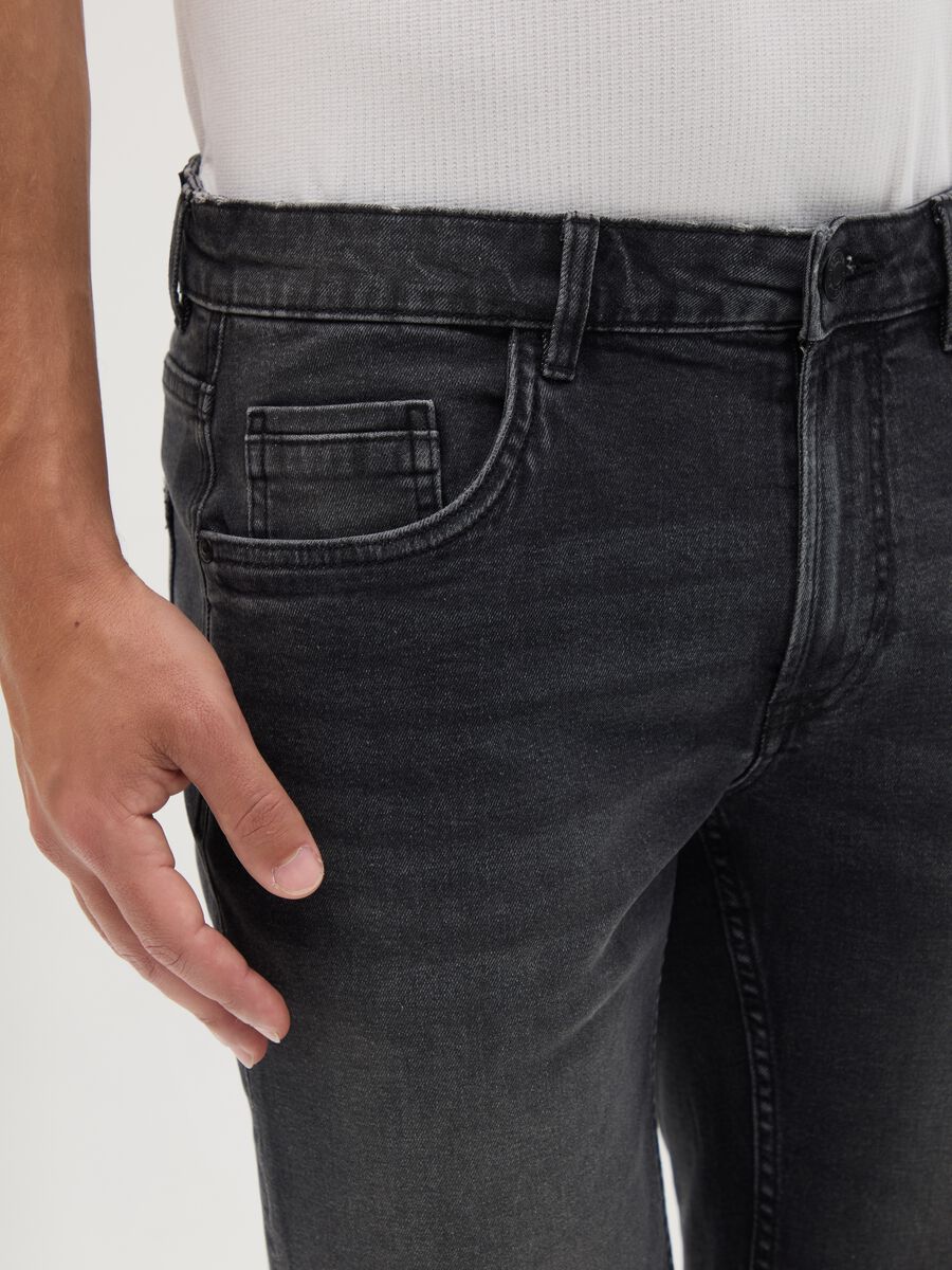 Men's Slim Fit Black Denim Bermuda Shorts_2