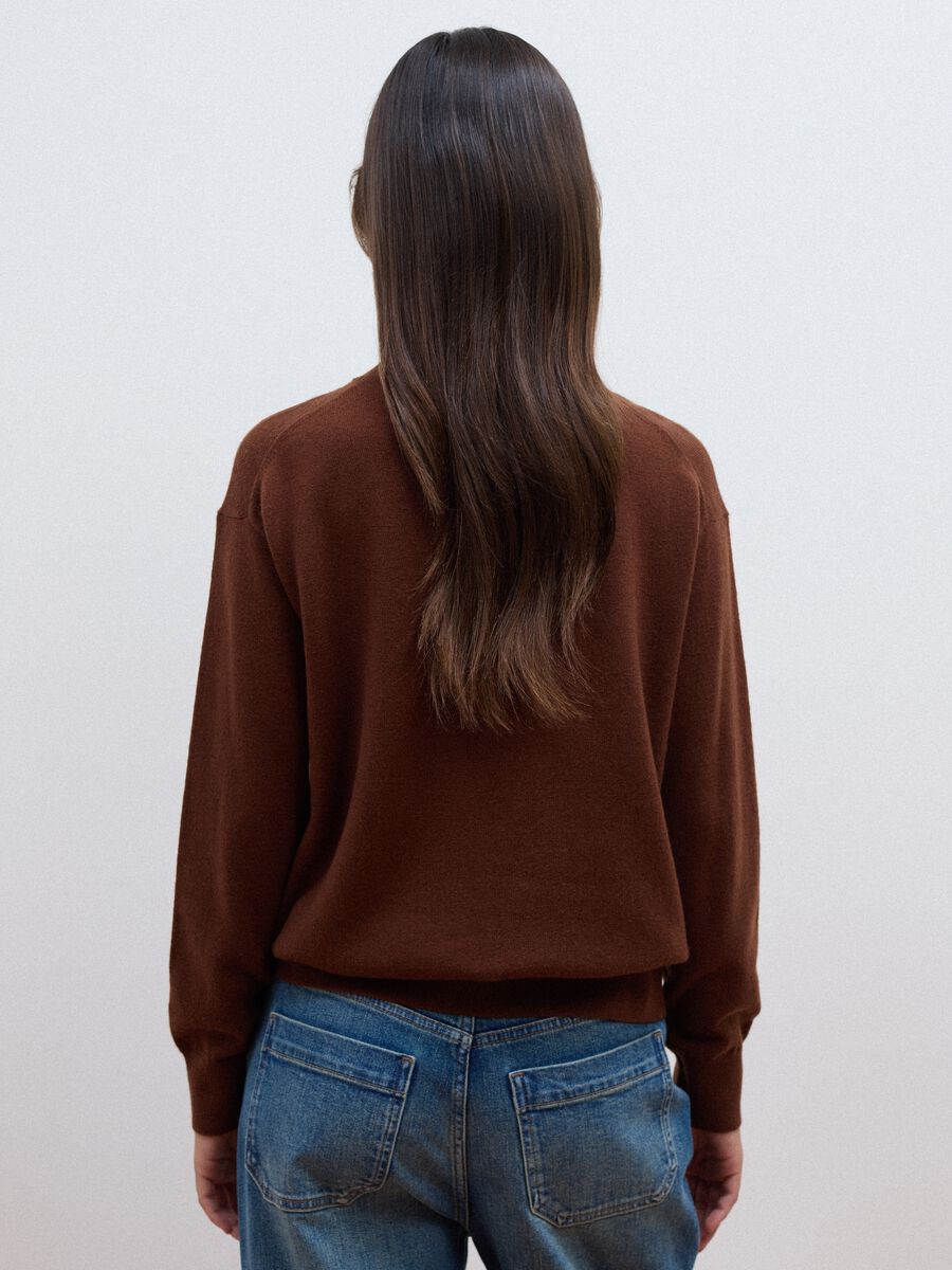 Brown pure wool crew-neck jumper with oversized fit_3