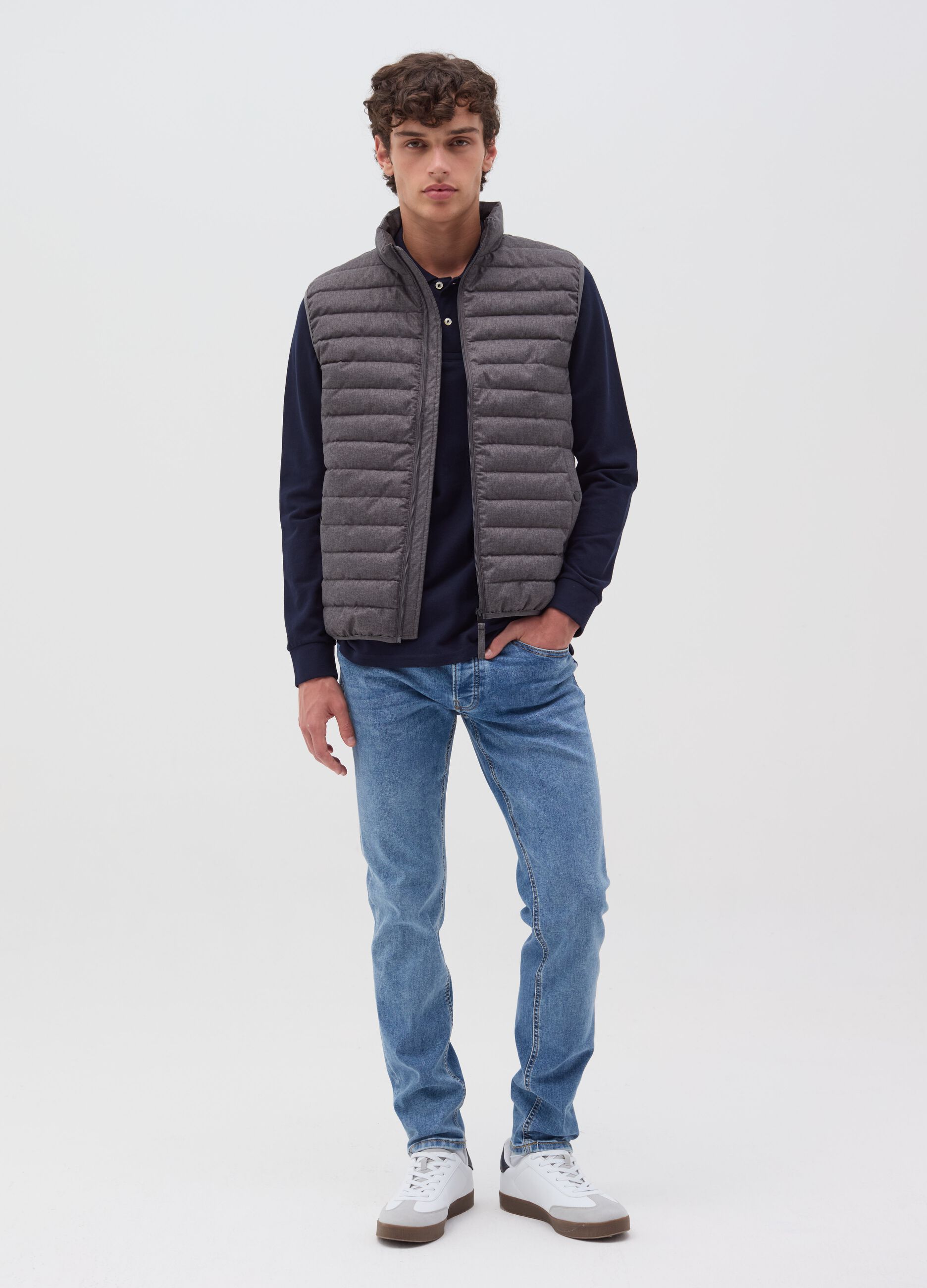 Ultralight gilet with high neck