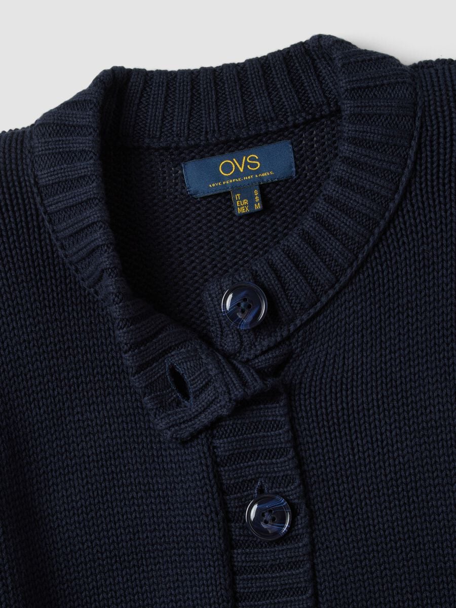 Cardigan blu in puro cotone con girocollo e bottoni regular fit_5