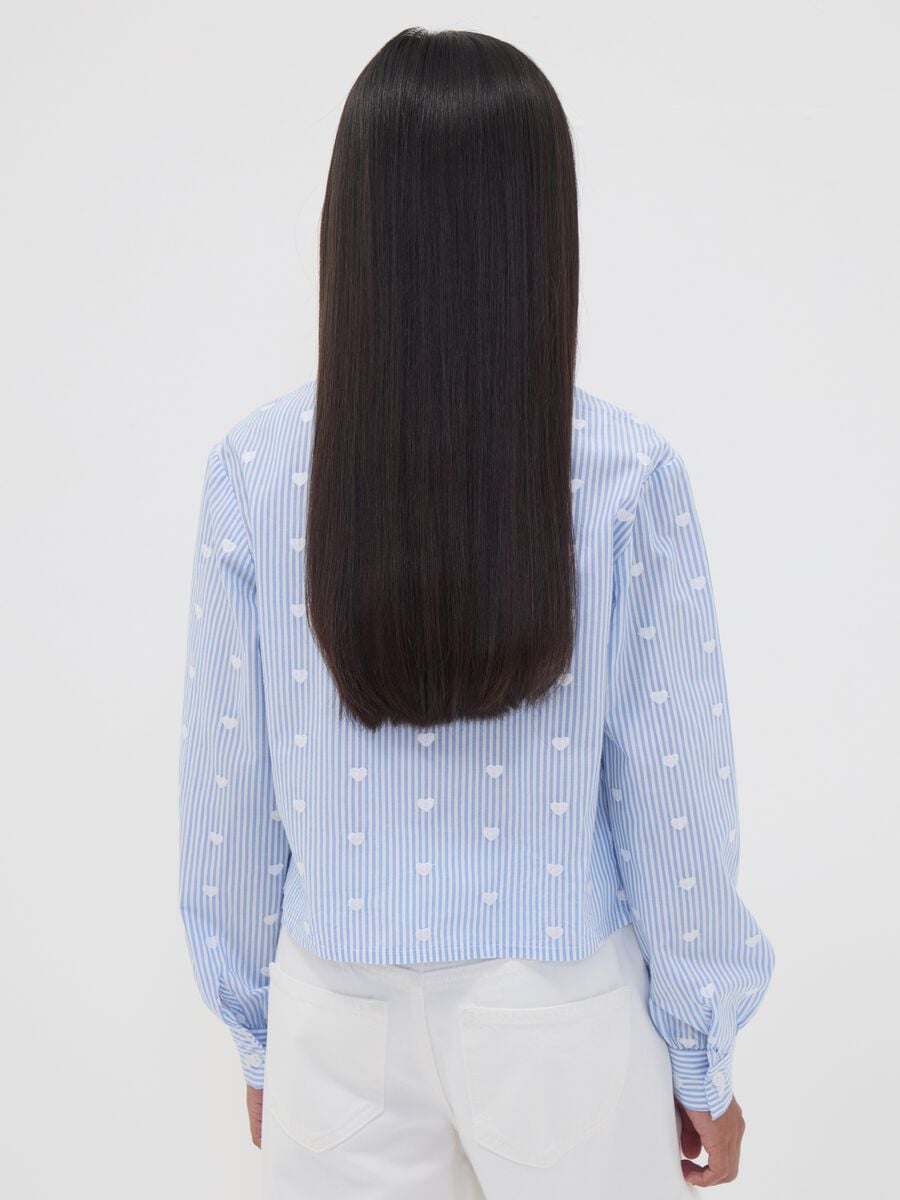 Camicia azzurra a righe in puro cotone con cuori per ragazza_1