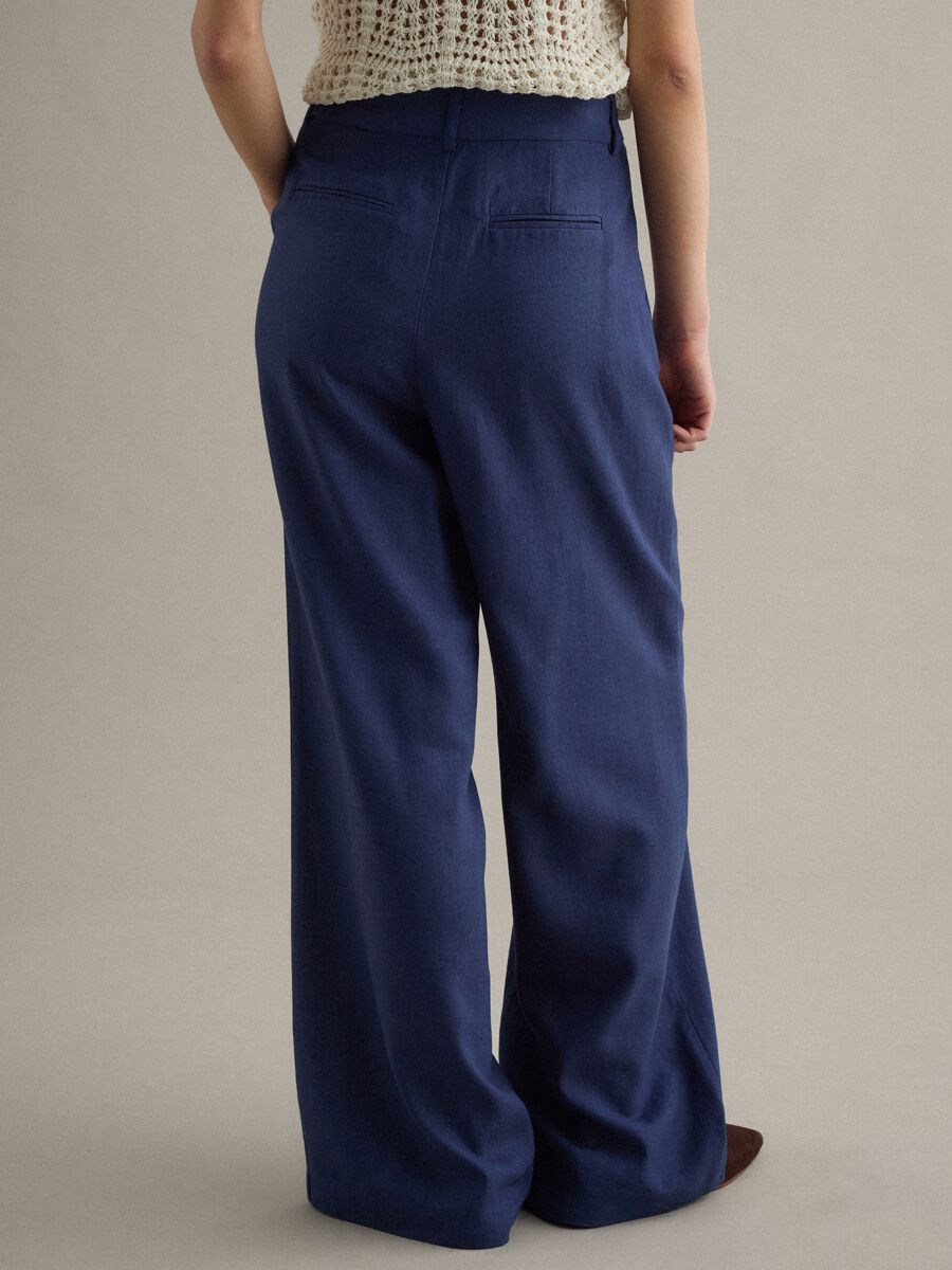 Straight blue regular fit viscose and linen blend chino trousers_2