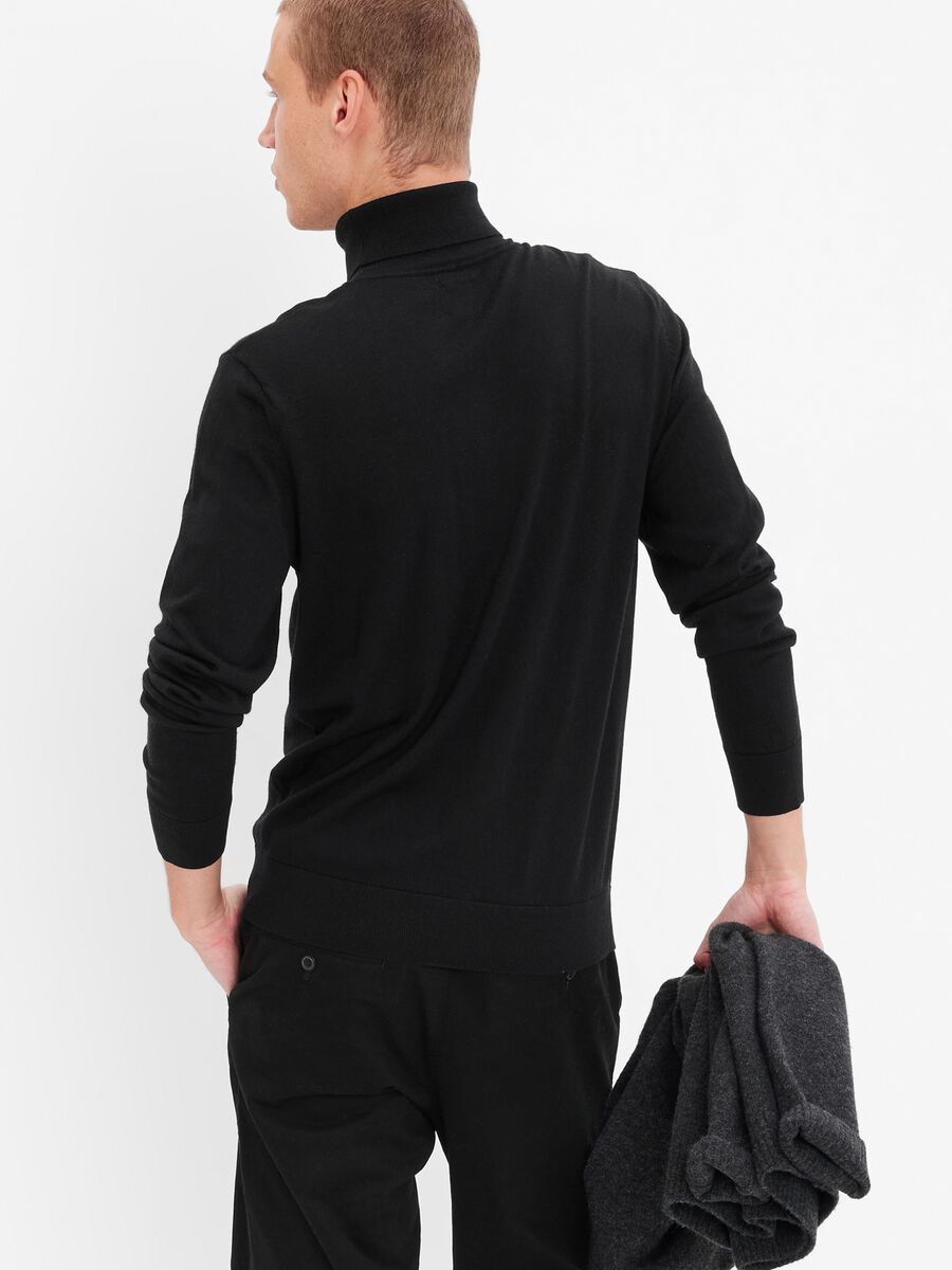 Pullover in lana merino a collo alto_1