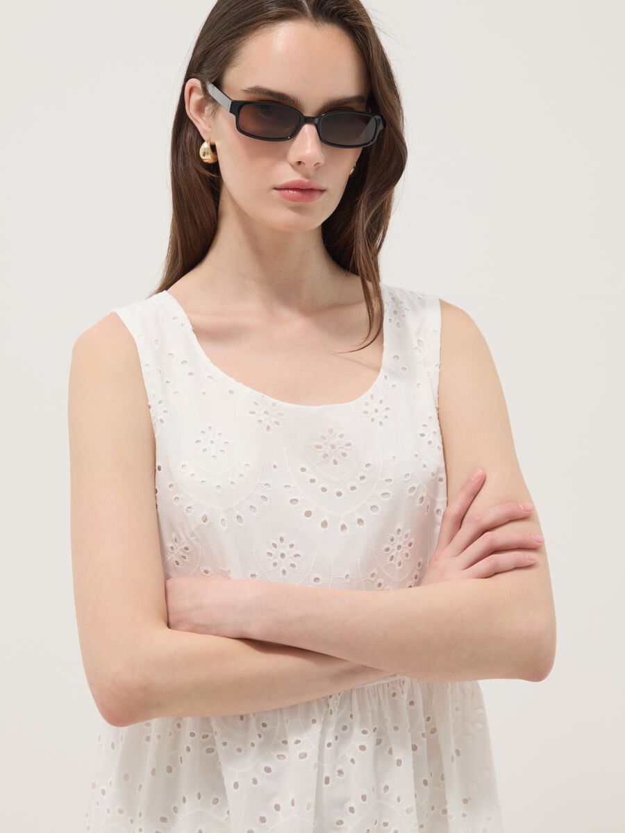 Abito bianco smanicato in puro cotone traforato regular fit_2