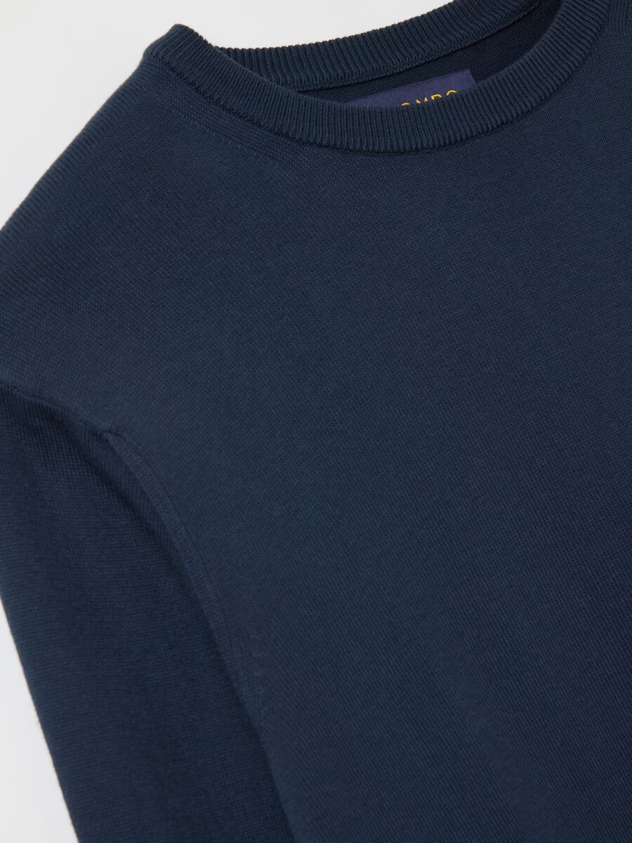 Solid colour pullover with round neck_5