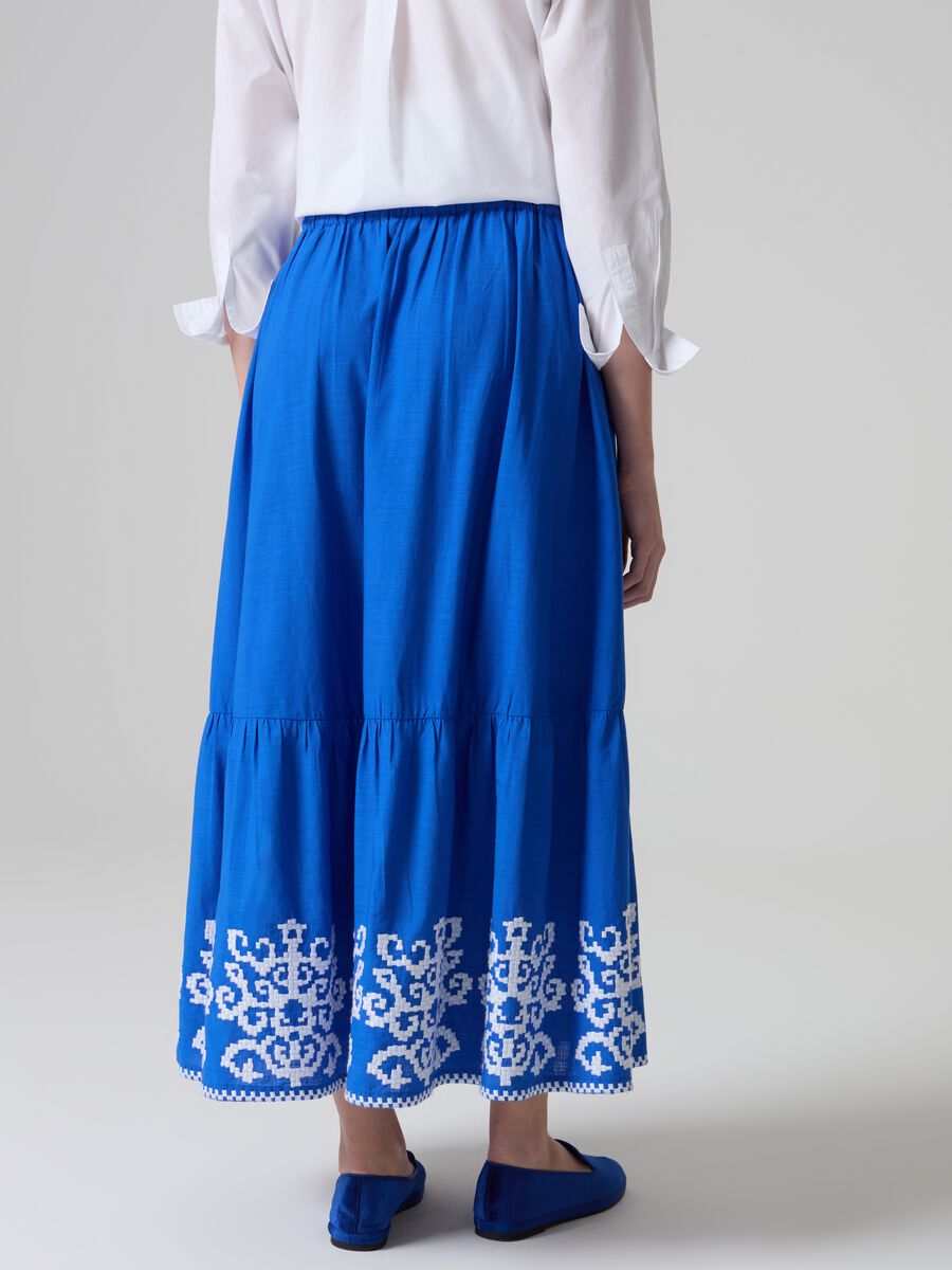 Long skirt with ethnic embroidery flounce_2