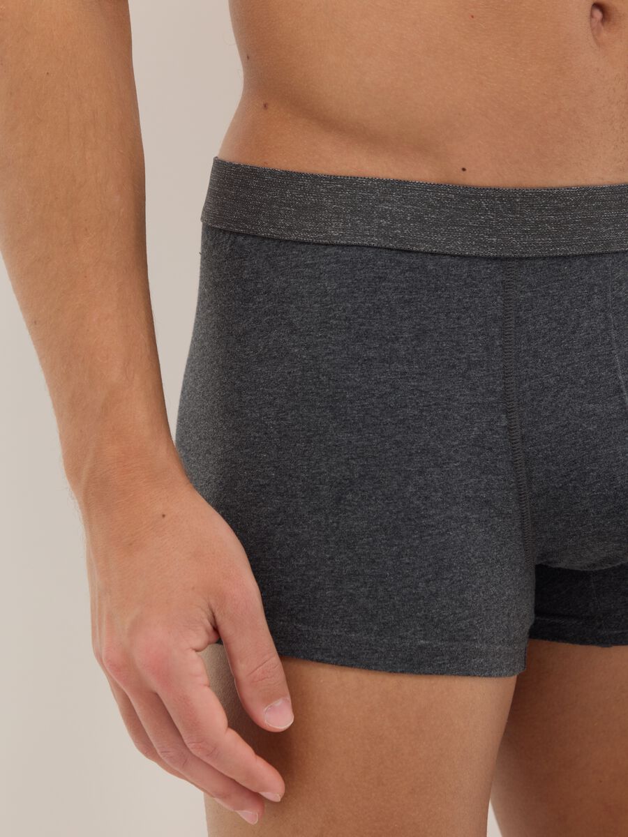 Multipack of regular fit multicoloured cotton stretch boxers_3