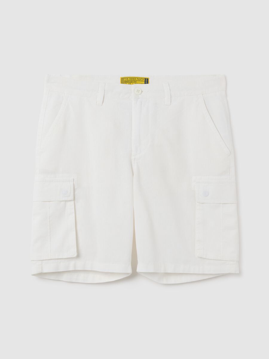 Bermuda cargo da uomo in misto lino bianco regular fit_0