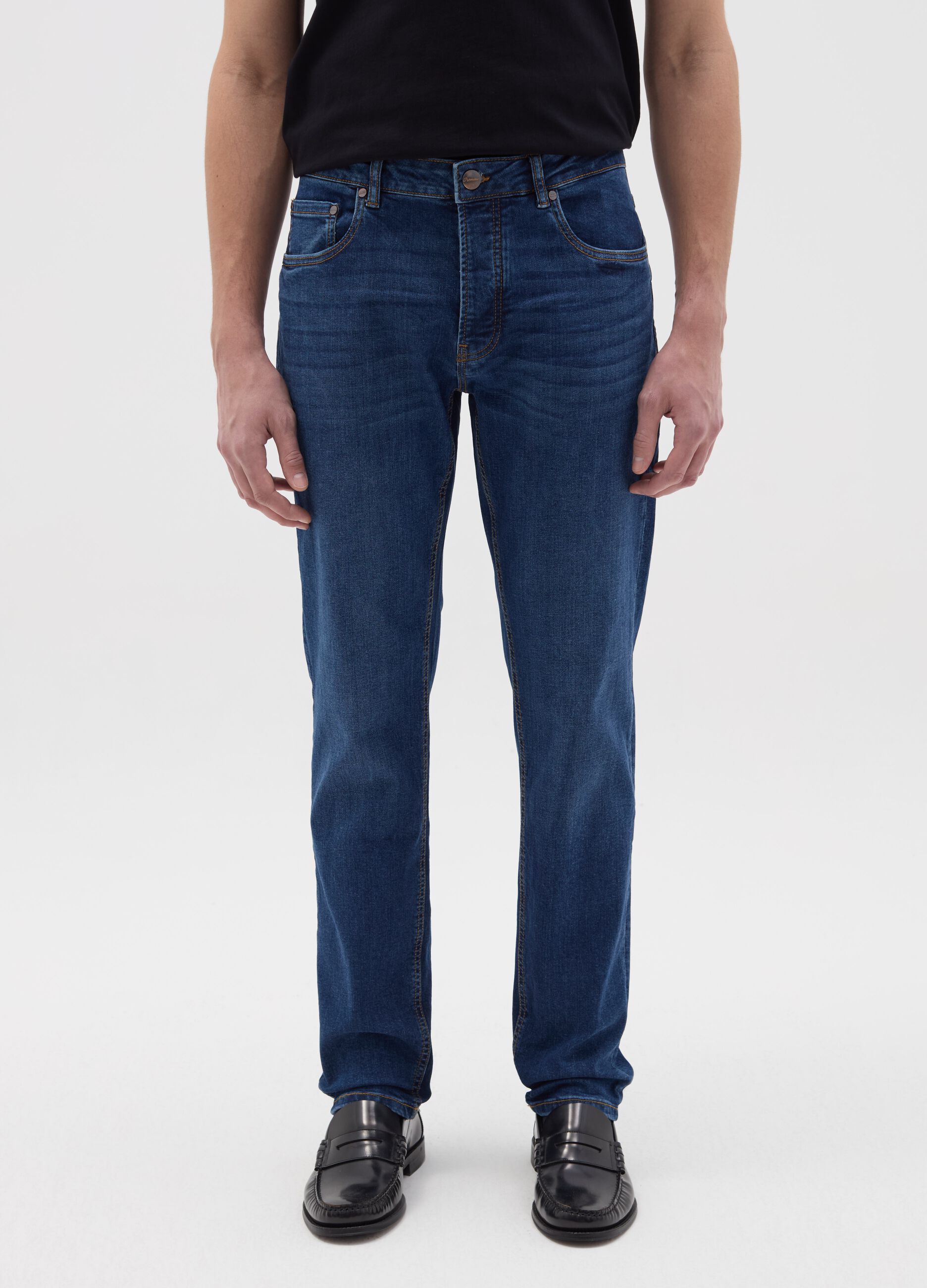 Slim-fit jeans with five pockets