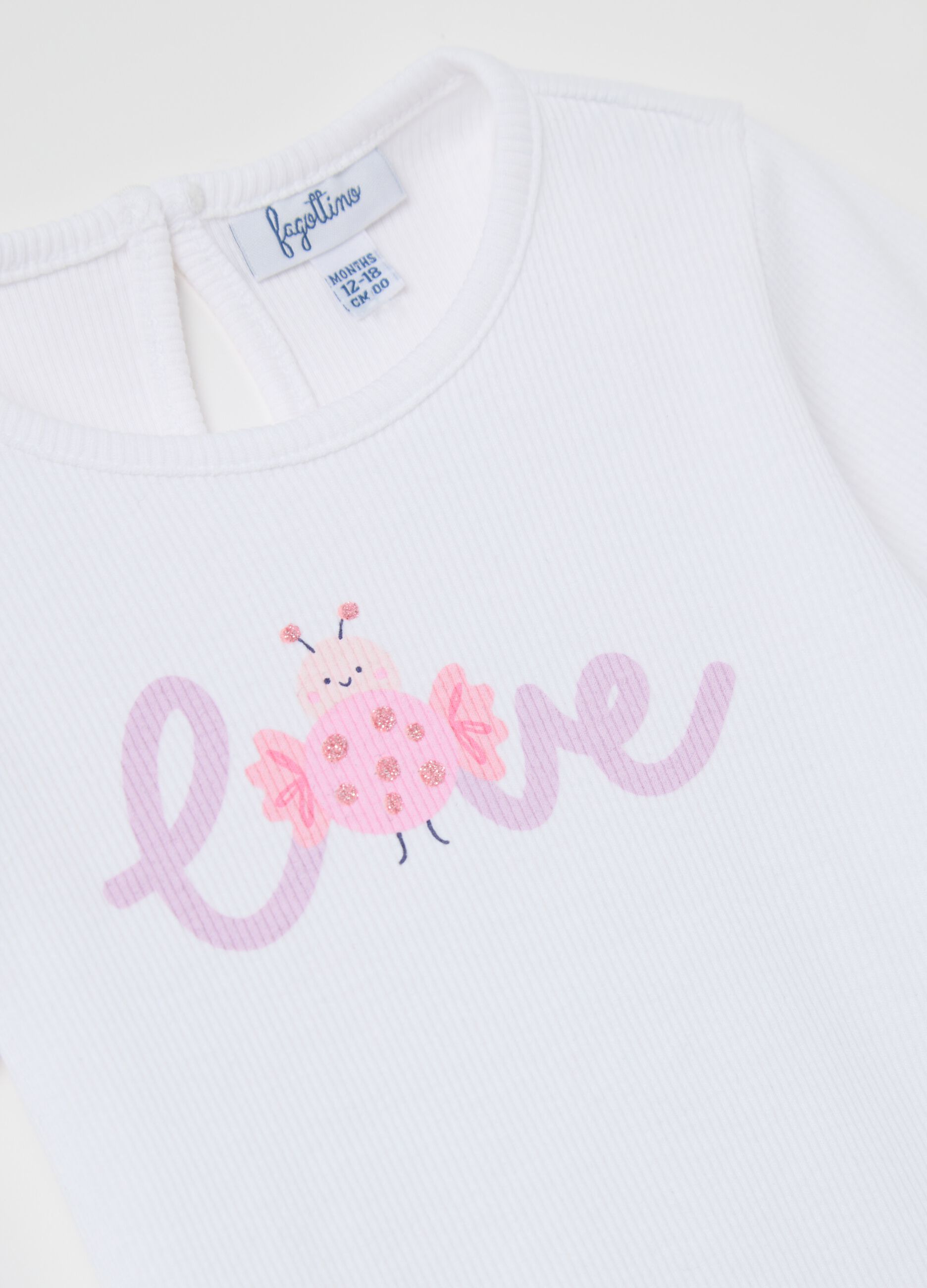 White ribbed T-shirt with glitter print