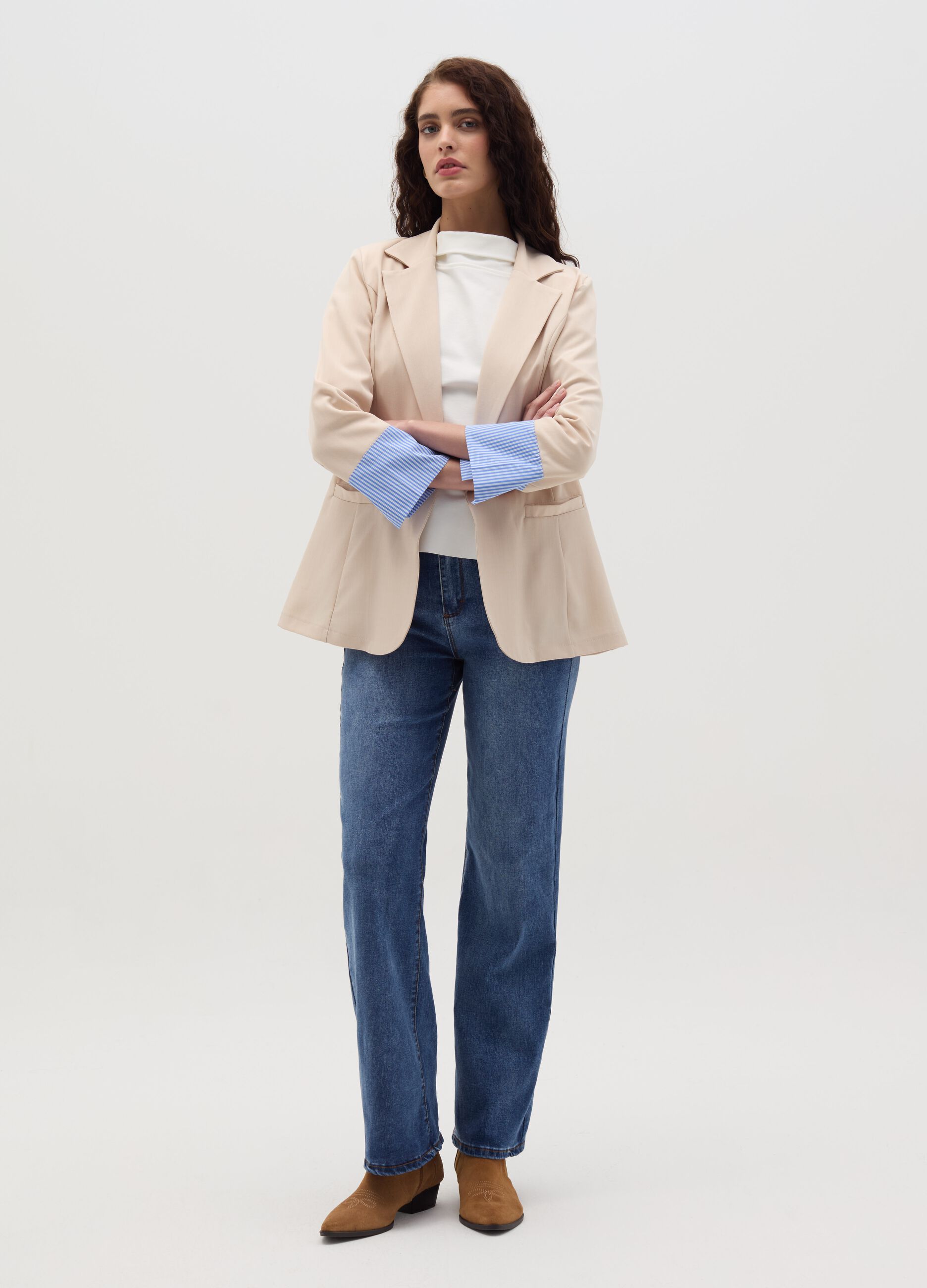Single-breasted blazer with contrasting detail
