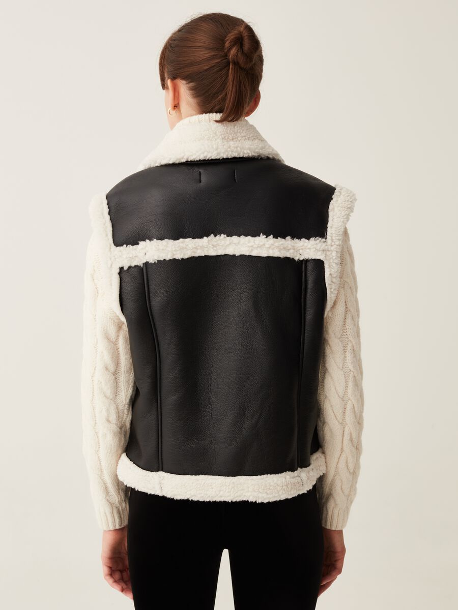 Gilet in finto montone con interno in sherpa_2