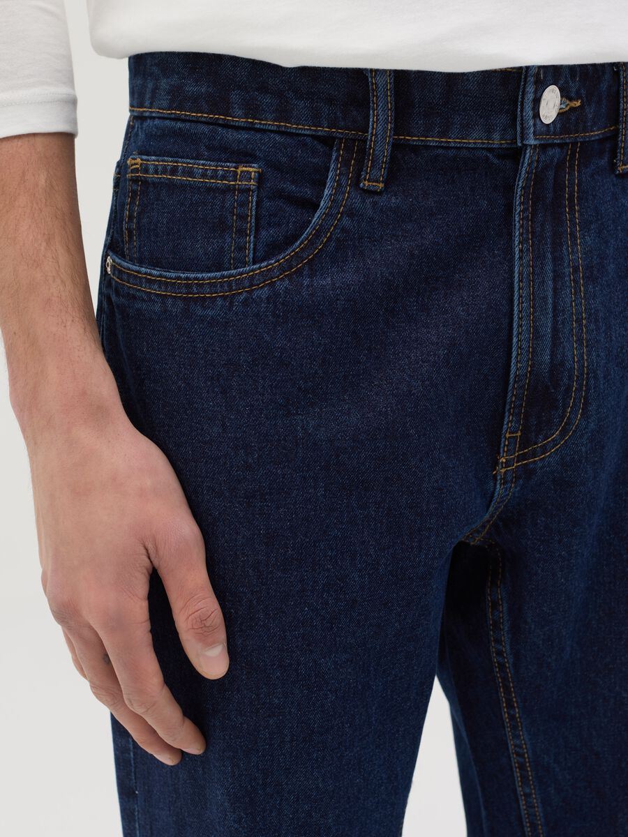 Regular-fit jeans with five pockets_2