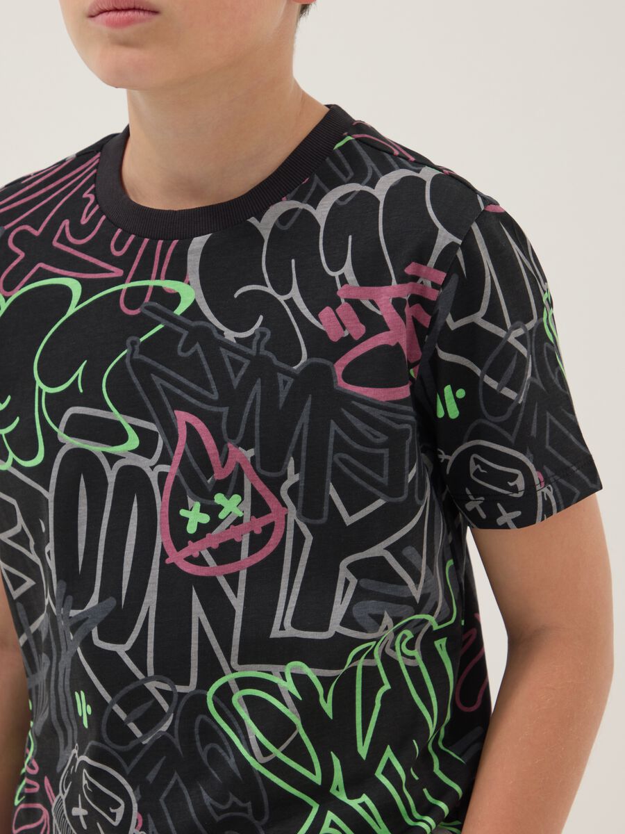 Boys&rsquo; pure cotton multicolour graffiti T-shirt, regular fit_2