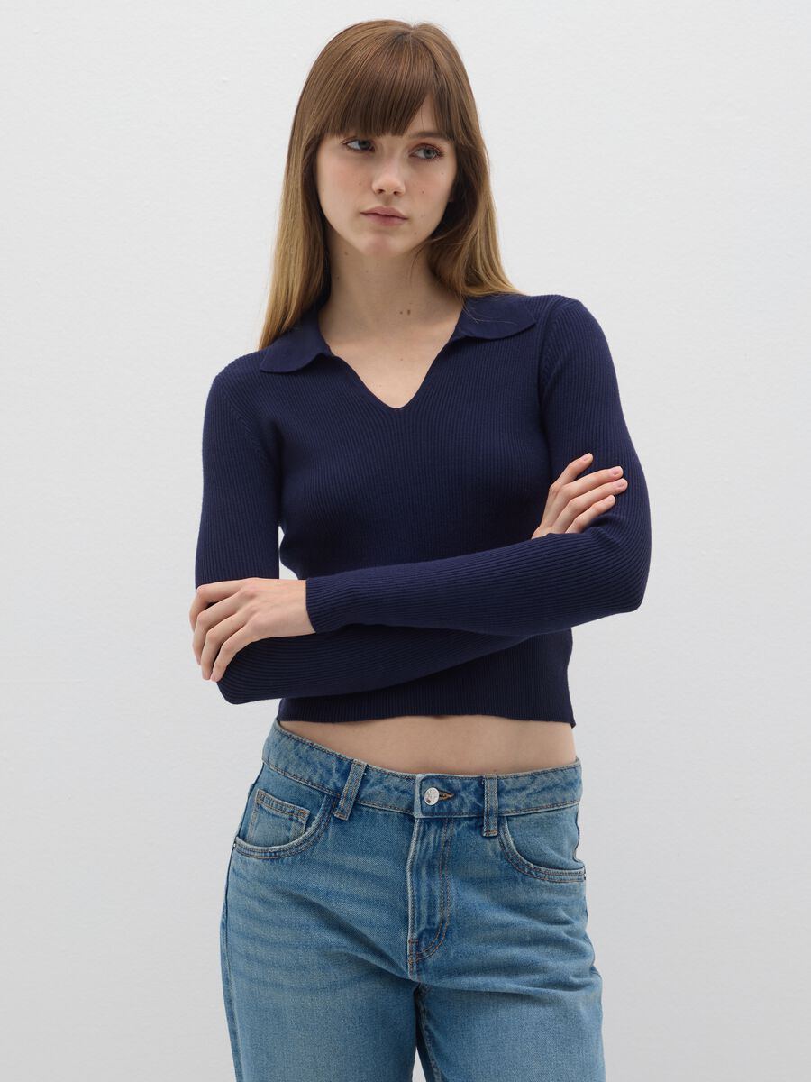 Maglia a maniche lunghe blu con collo polo_0