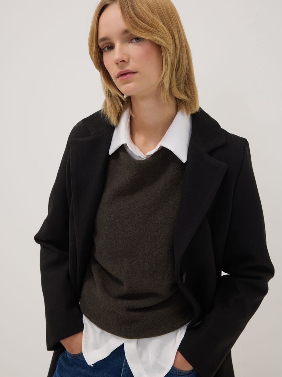 Cappotto nero regular fit con rever e bottoni_2