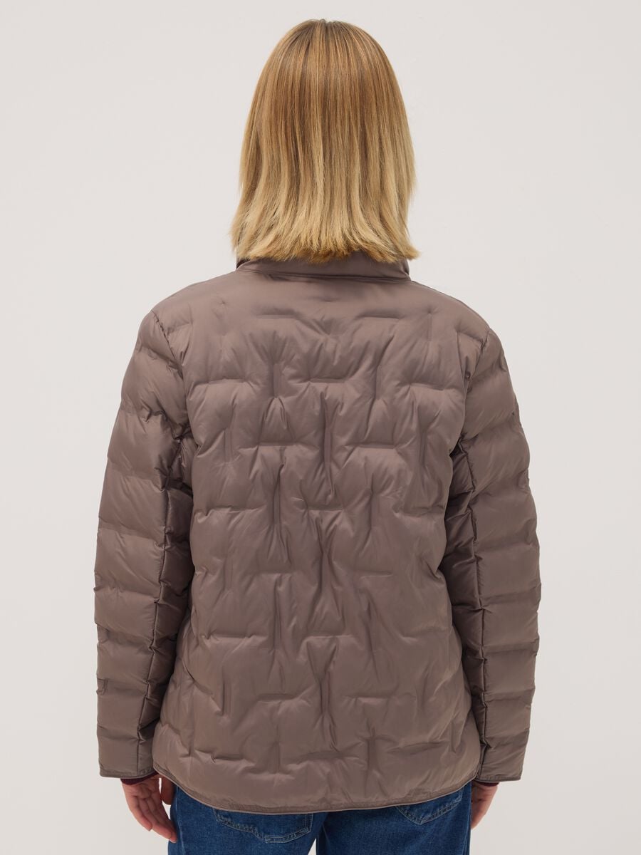 Giacca imbottita sabbia regular fit con collo alto_3