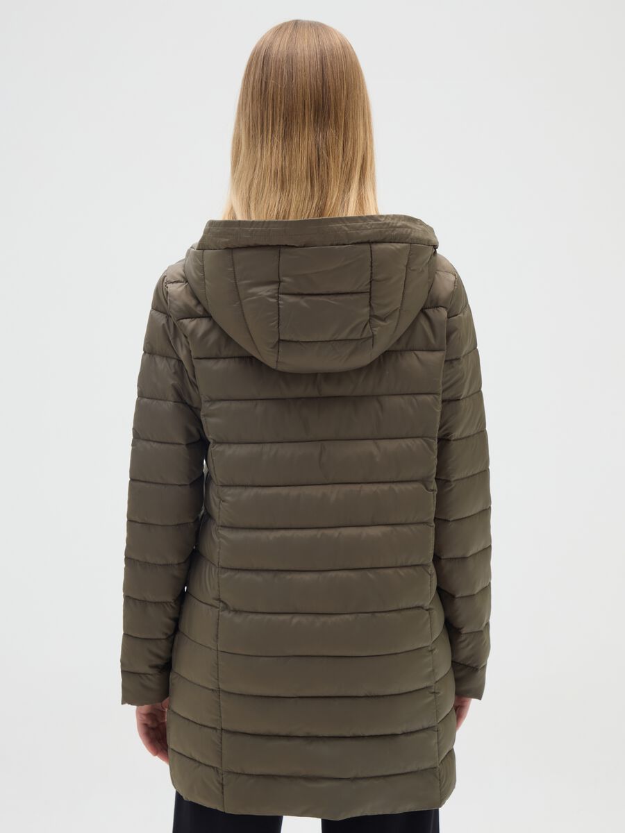 Giacca lunga imbottita verde con cappuccio e zip_2