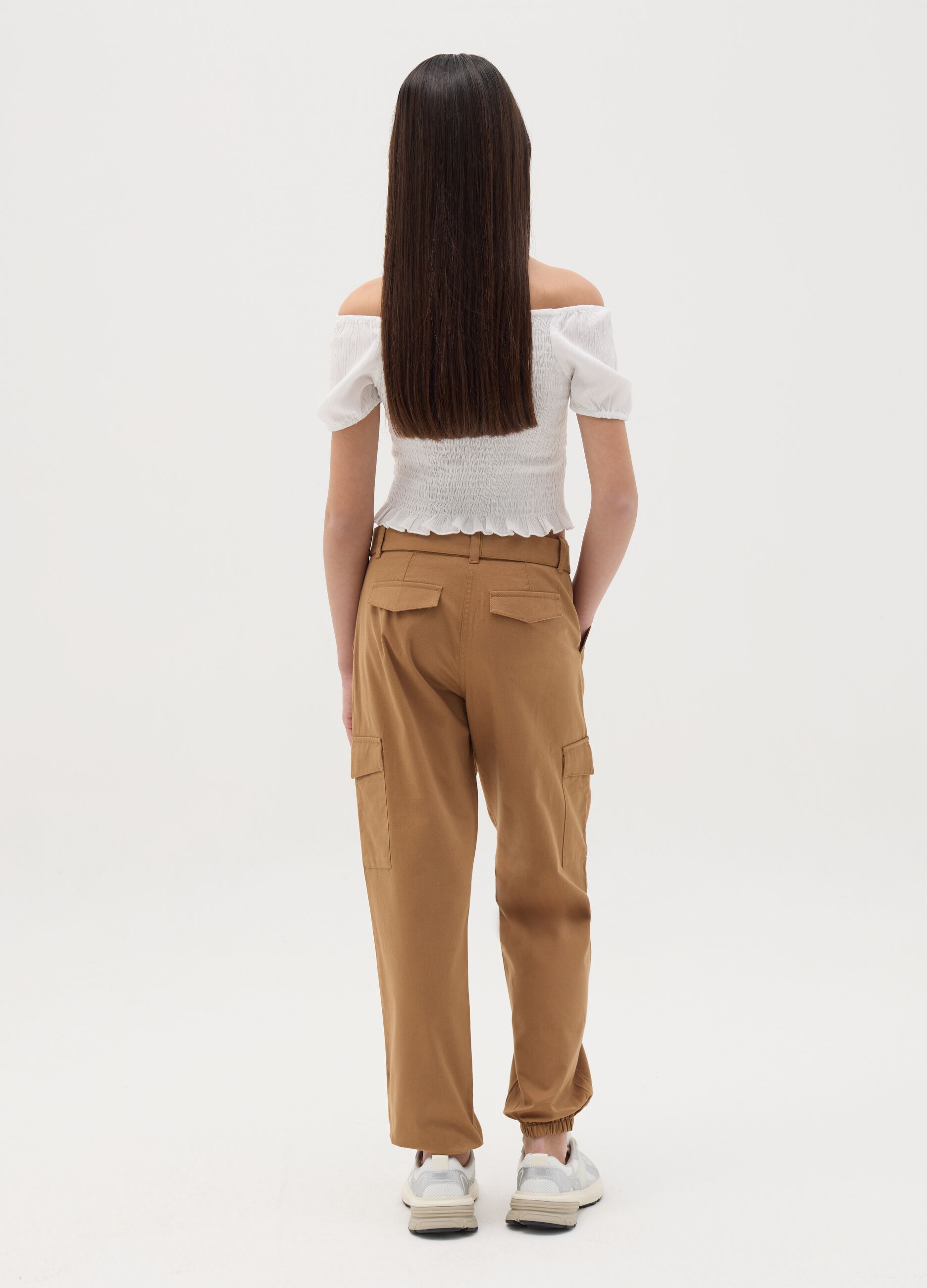 Cargo trousers with a belt