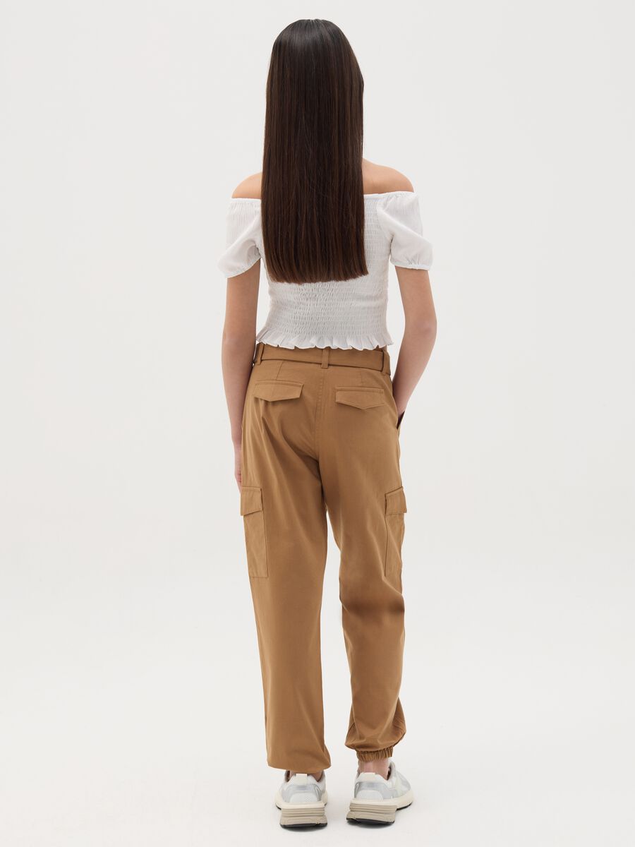 Cargo trousers with a belt_3